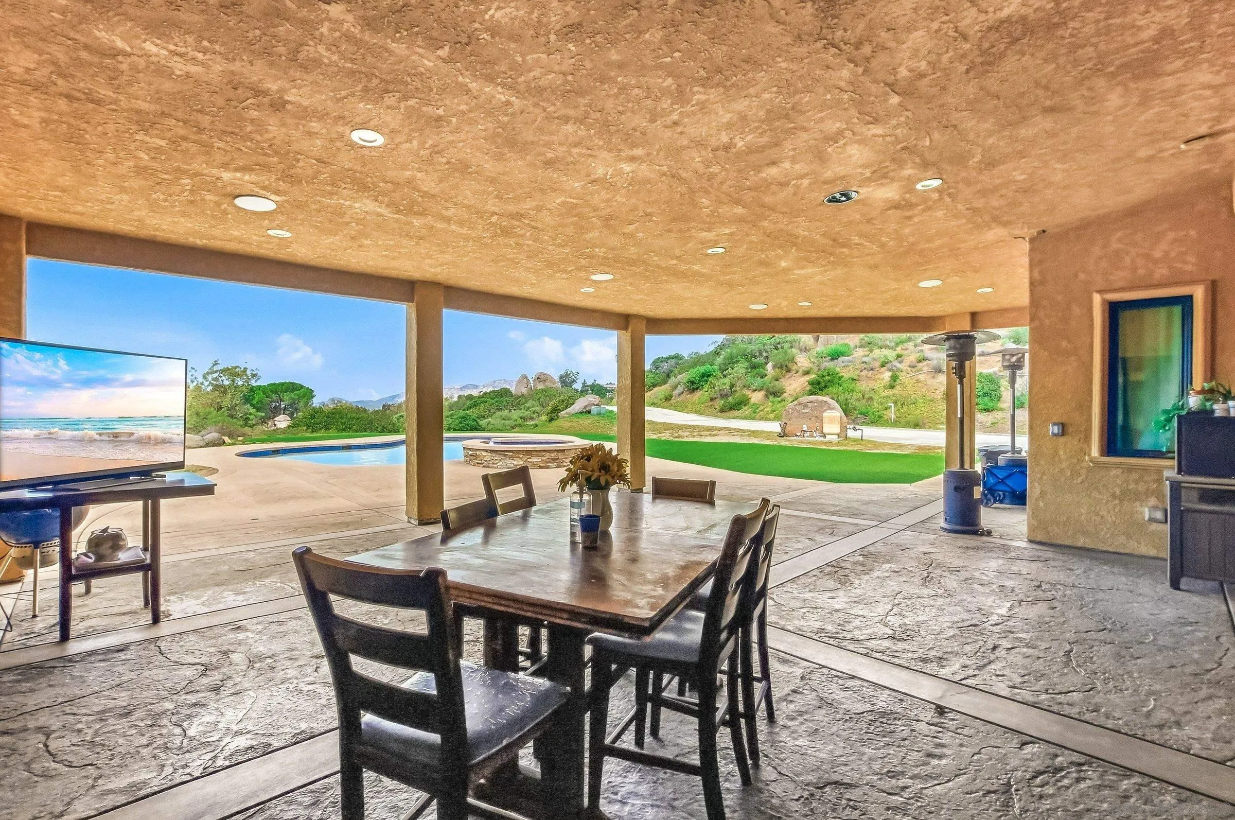 https://cdn.realtyfeed.com/cdn/127/260006447/30e1cfa926b09aee111b3b7d89a149dd.webp