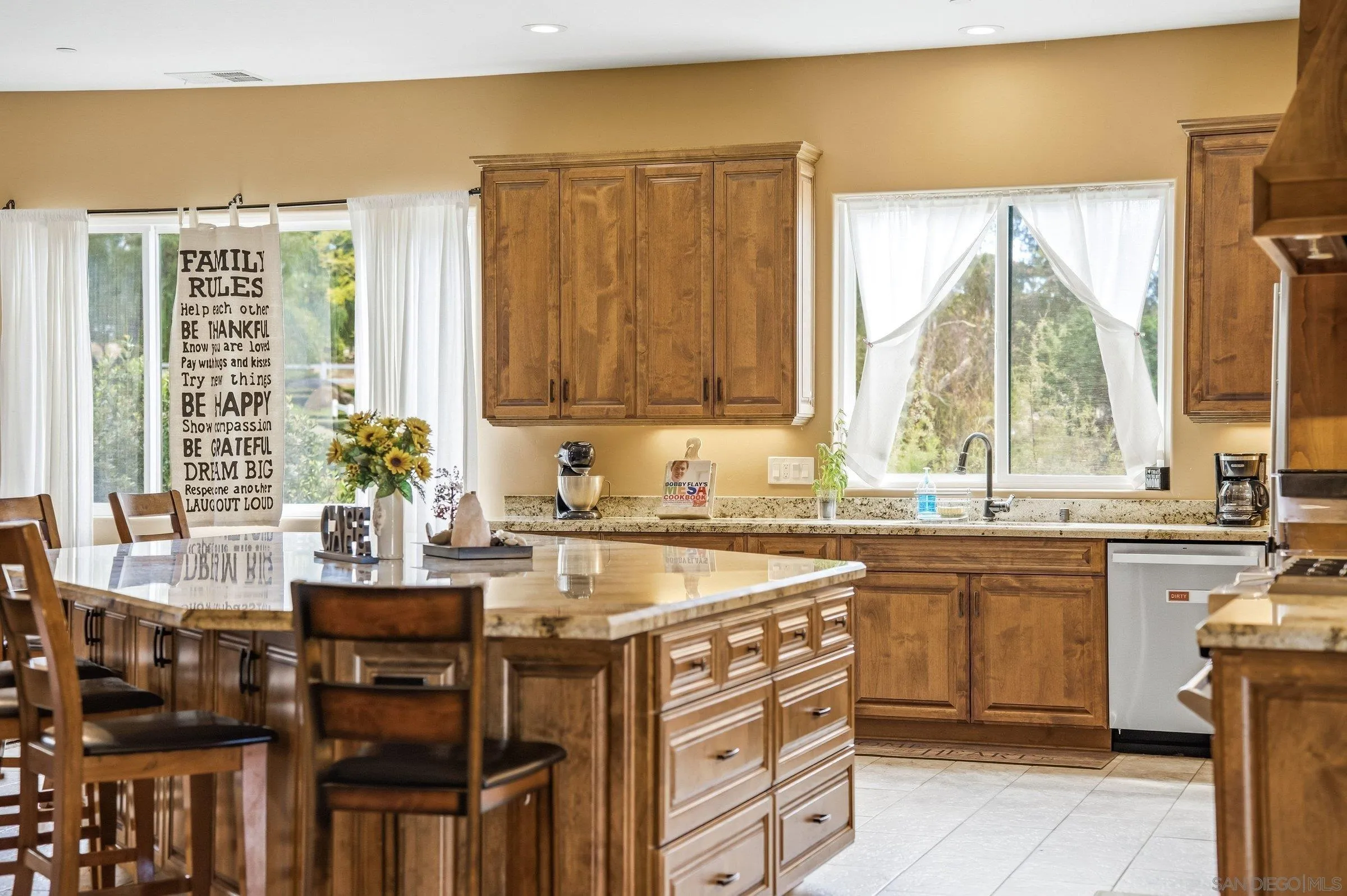 https://cdn.realtyfeed.com/cdn/127/260006447/4fb0763b3c33897954b8ac4a94aa2027.webp