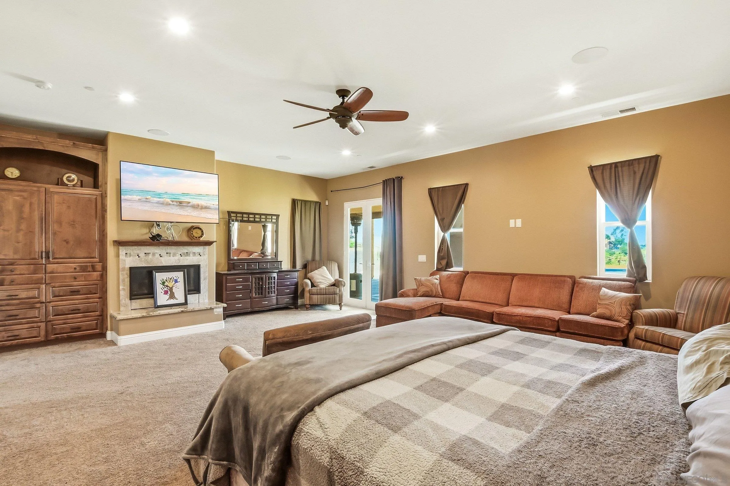 https://cdn.realtyfeed.com/cdn/127/260006447/a37a840d9eebcca8993ab8e40c51bd71.webp