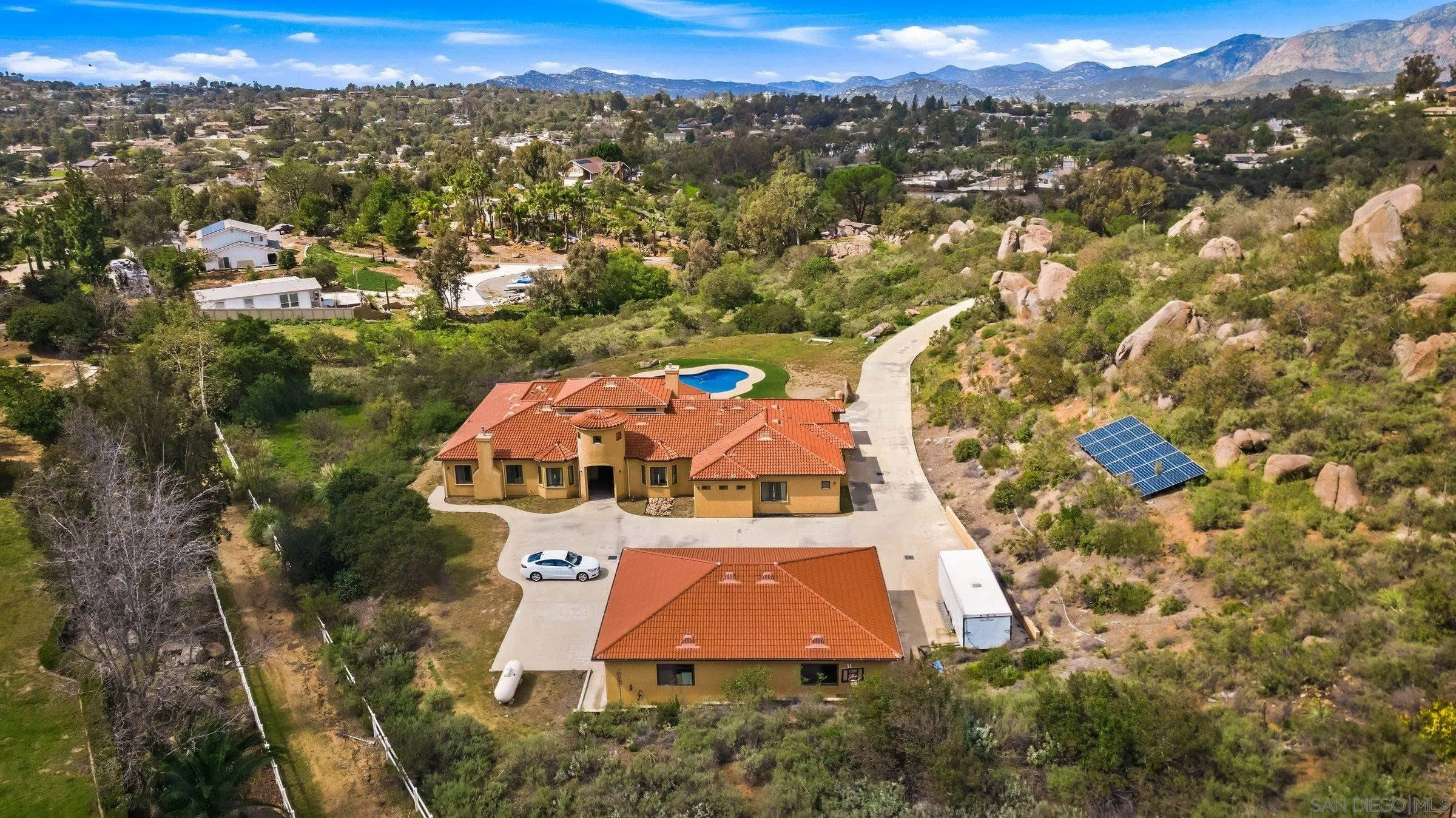 https://cdn.realtyfeed.com/cdn/127/260006447/a73023c5bfd80125bc3bcfba44275089.webp