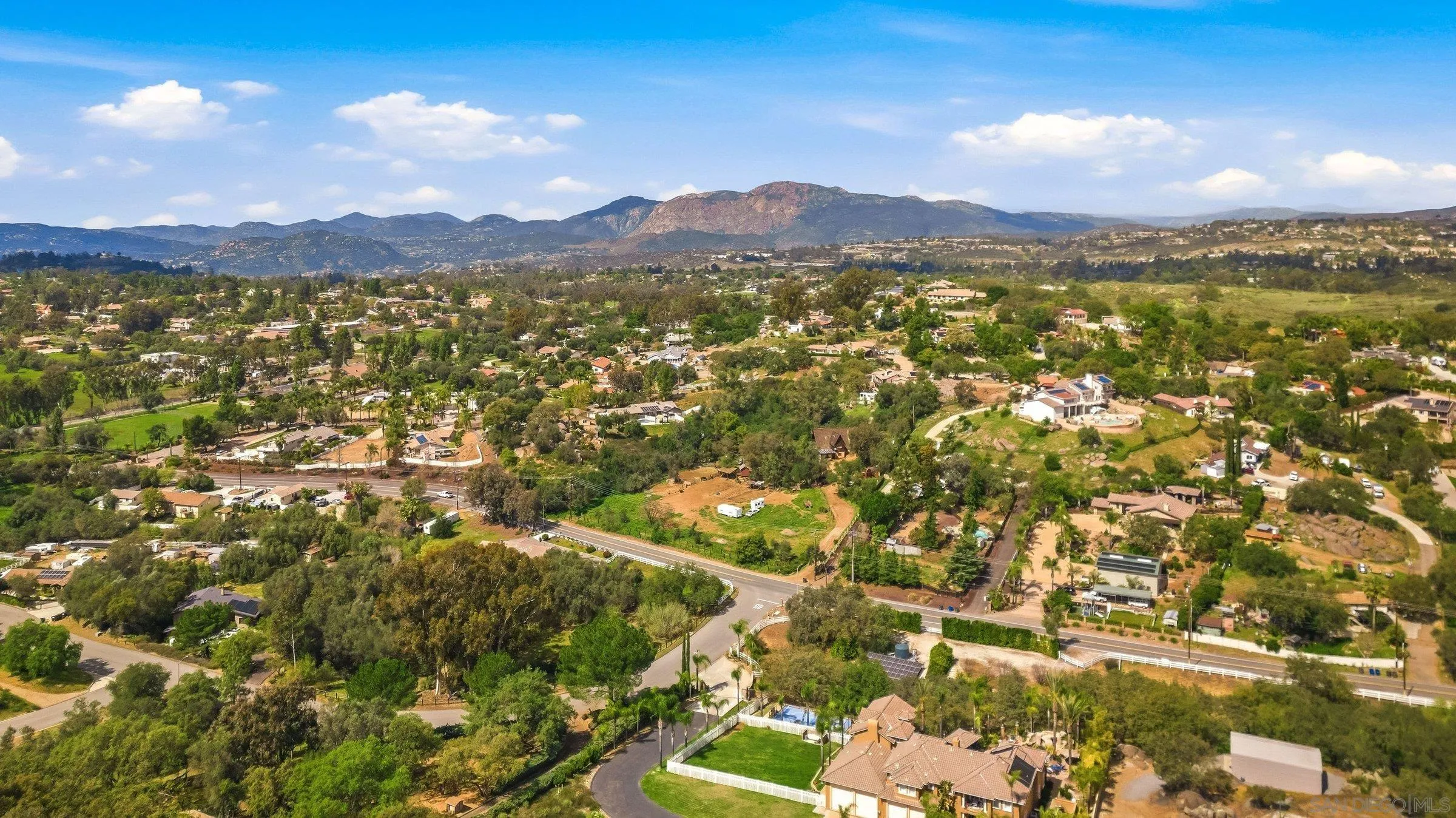 https://cdn.realtyfeed.com/cdn/127/260006447/a771adb0163936847a075d69f3fdb4ab.webp