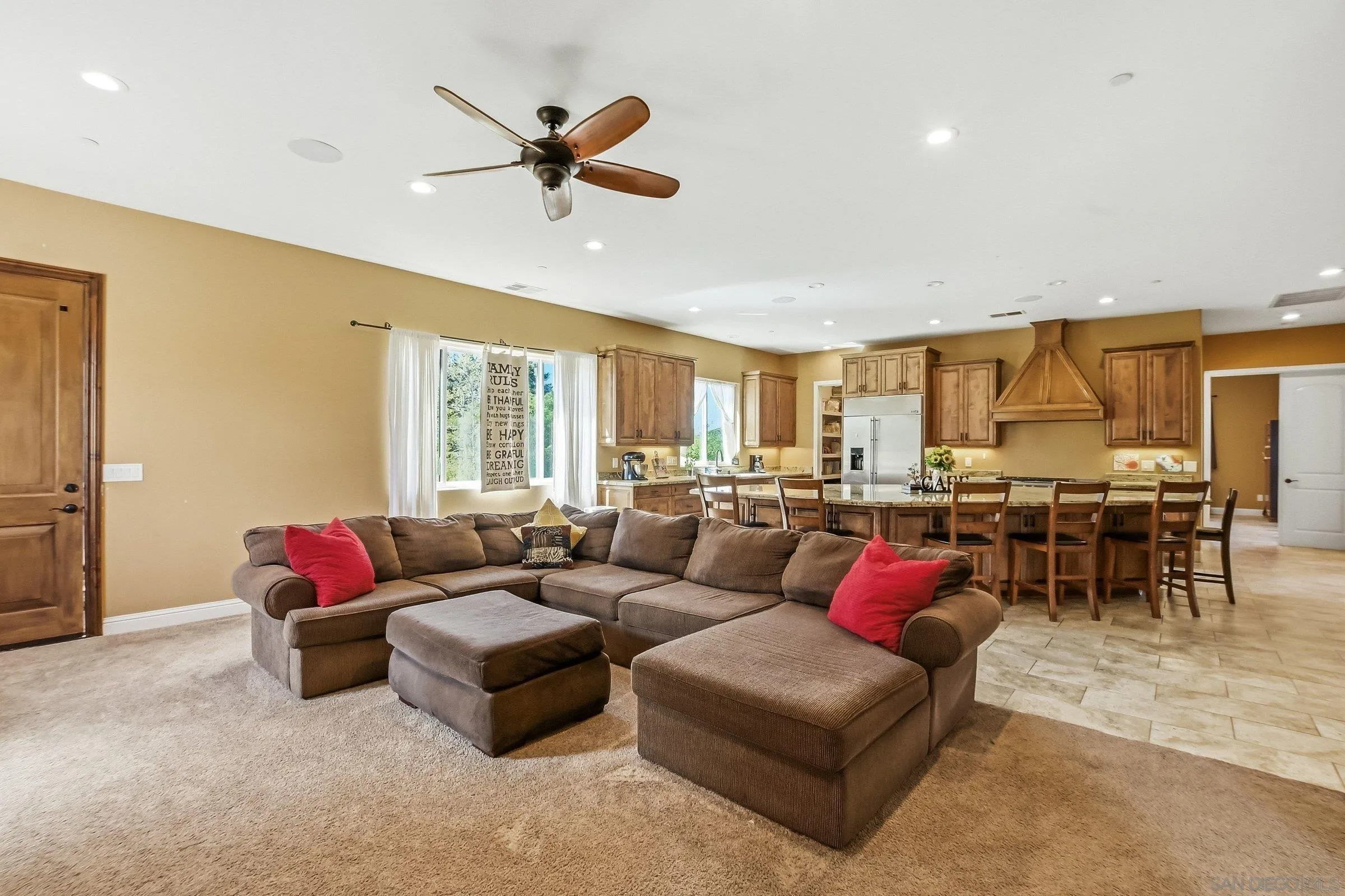 https://cdn.realtyfeed.com/cdn/127/260006447/b4730051f67b3ff791bcc901edbe23fc.webp
