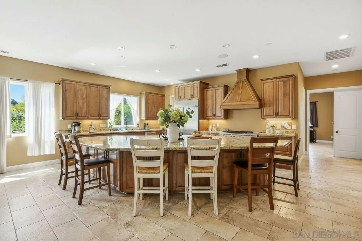https://cdn.realtyfeed.com/cdn/127/260006447/b9d15cbe3b93e6015f31afd77ed1ac15.webp