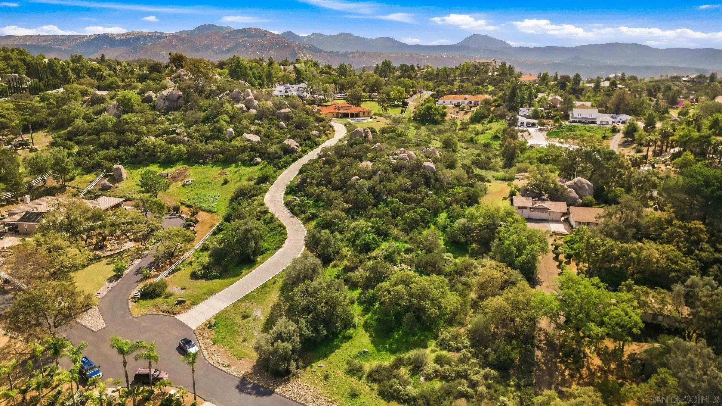 https://cdn.realtyfeed.com/cdn/127/260006447/e8be7e5cefb29c1020dbd452229b0d20.webp