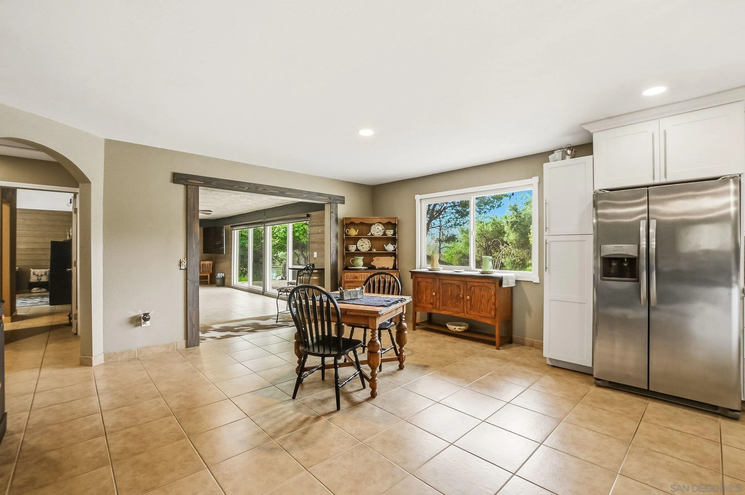 https://cdn.realtyfeed.com/cdn/127/260006448/15f2b422bddb1328e3d5a4d8e4d642f7.webp