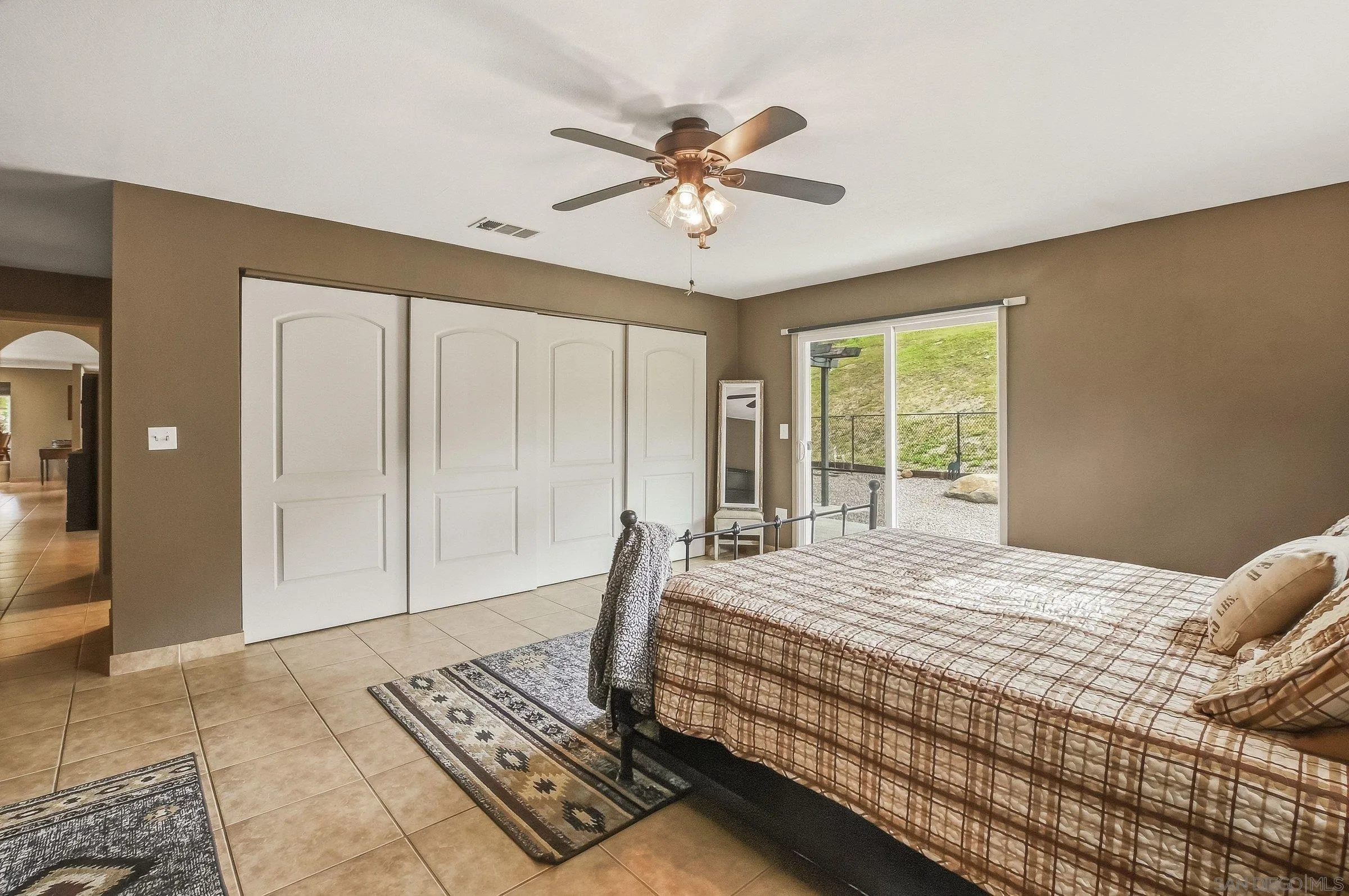 https://cdn.realtyfeed.com/cdn/127/260006448/1fca81b8cd6e53615bc6b64f6665b16c.webp