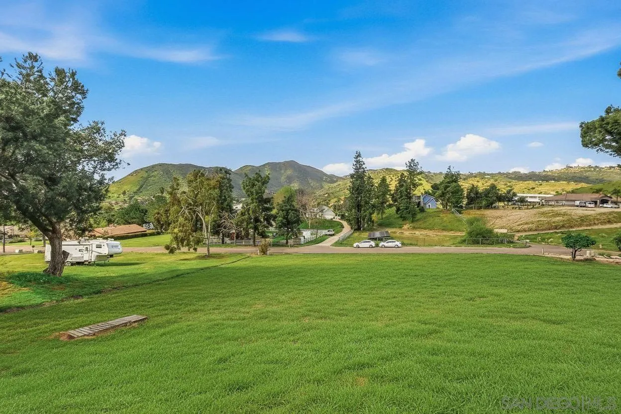 https://cdn.realtyfeed.com/cdn/127/260006448/22c80d8b40df9a73cac4ab32f247ca5f.webp