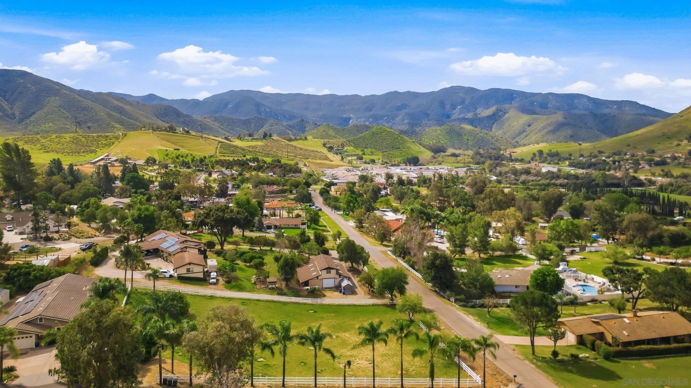 https://cdn.realtyfeed.com/cdn/127/260006448/22f7b30852091576184cde6f6a166d0c.webp
