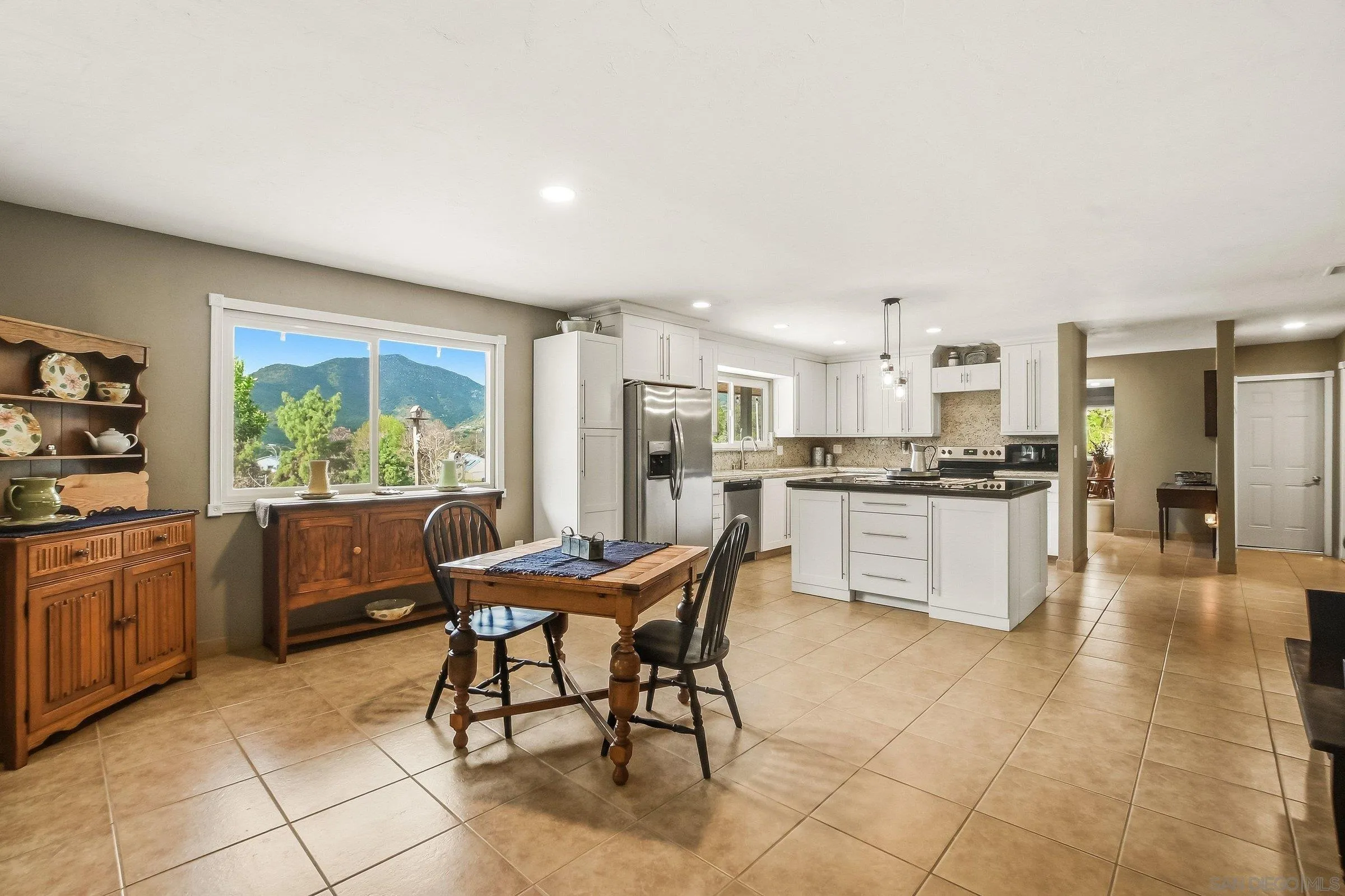 https://cdn.realtyfeed.com/cdn/127/260006448/2f4cb57b27c347007f049c6b82cba2a6.webp