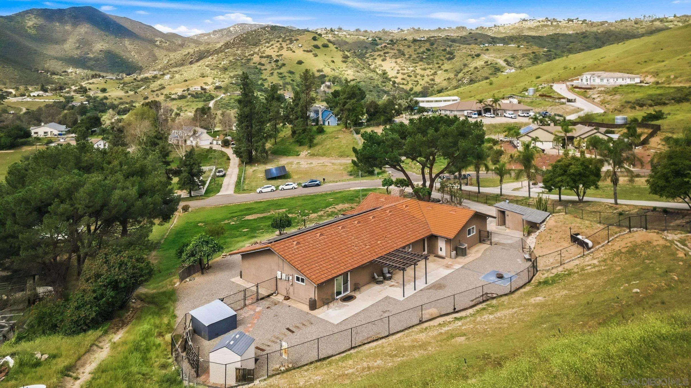 https://cdn.realtyfeed.com/cdn/127/260006448/4538c63e2258bf91491faffa18c0903d.webp