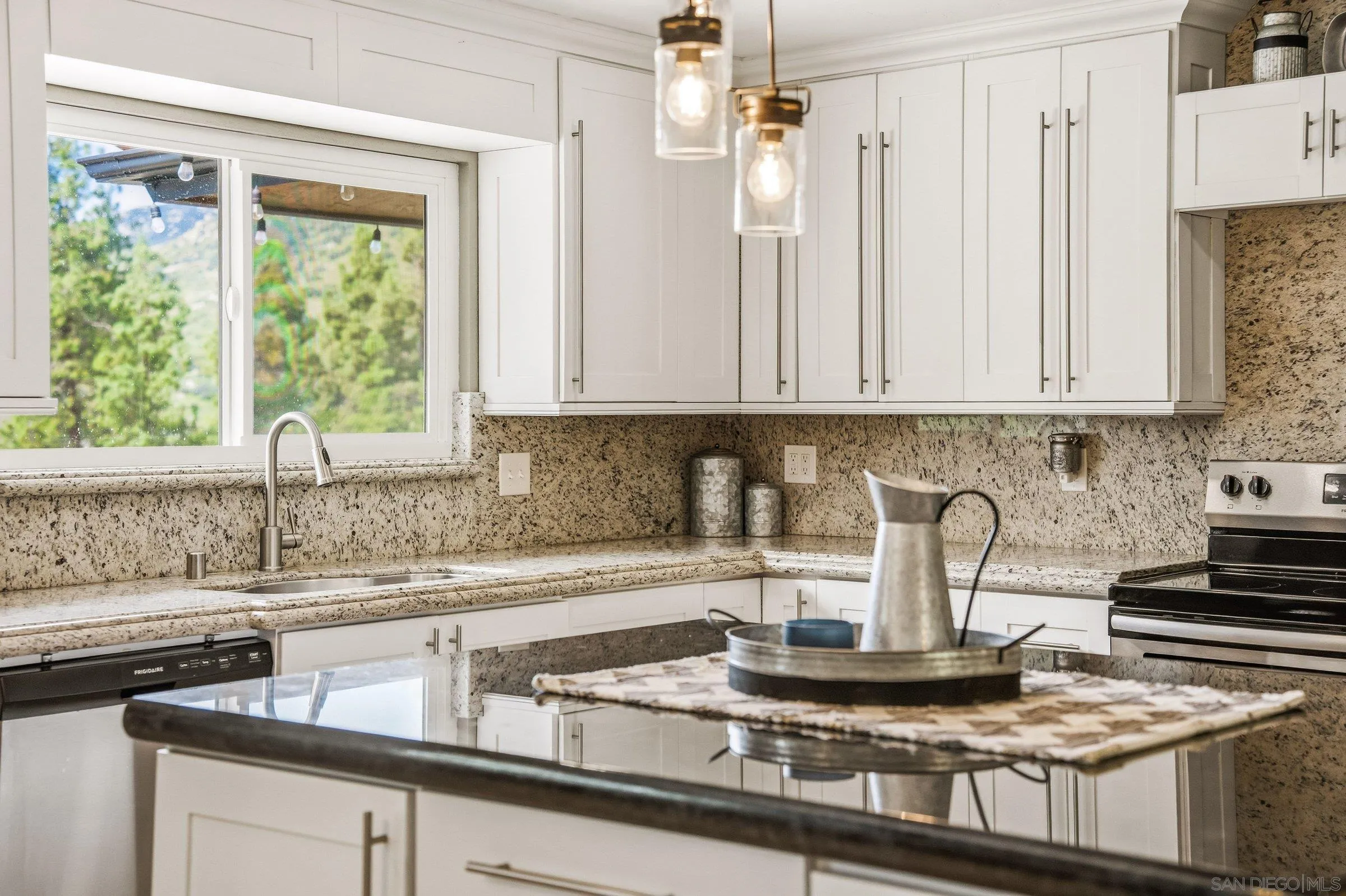 https://cdn.realtyfeed.com/cdn/127/260006448/4e4d8df2d419799439ec4fbfa4437294.webp
