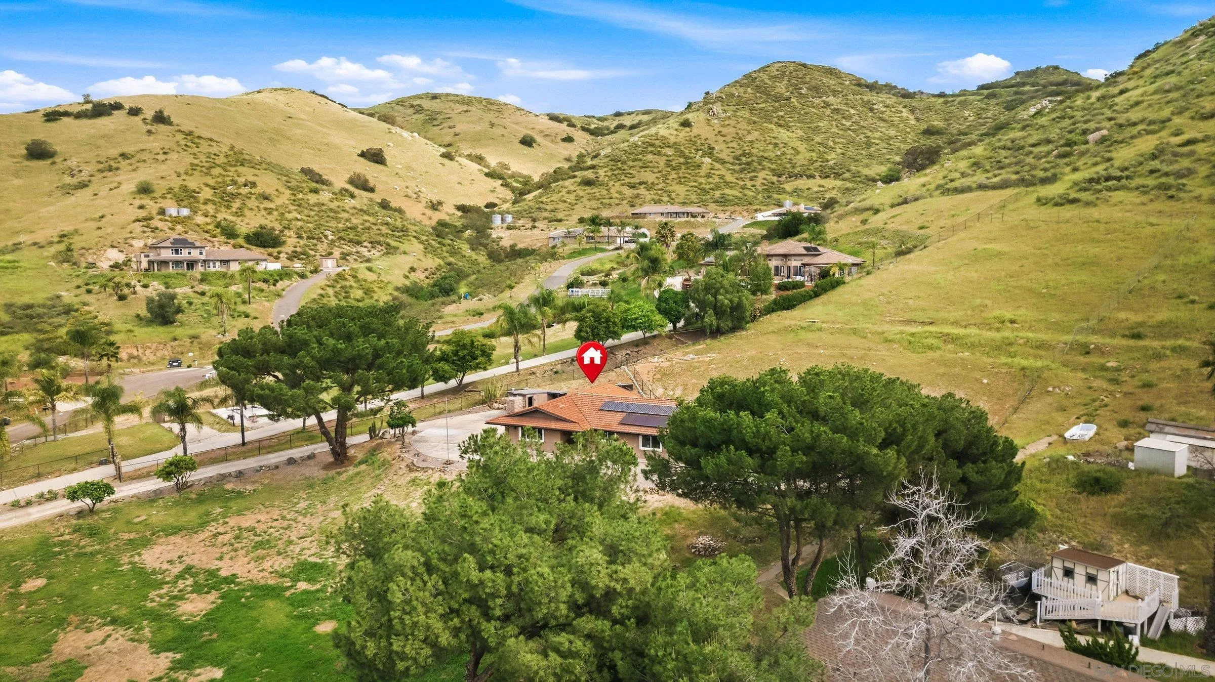 https://cdn.realtyfeed.com/cdn/127/260006448/4f4fa105a5519f301235dec6d212bc16.webp