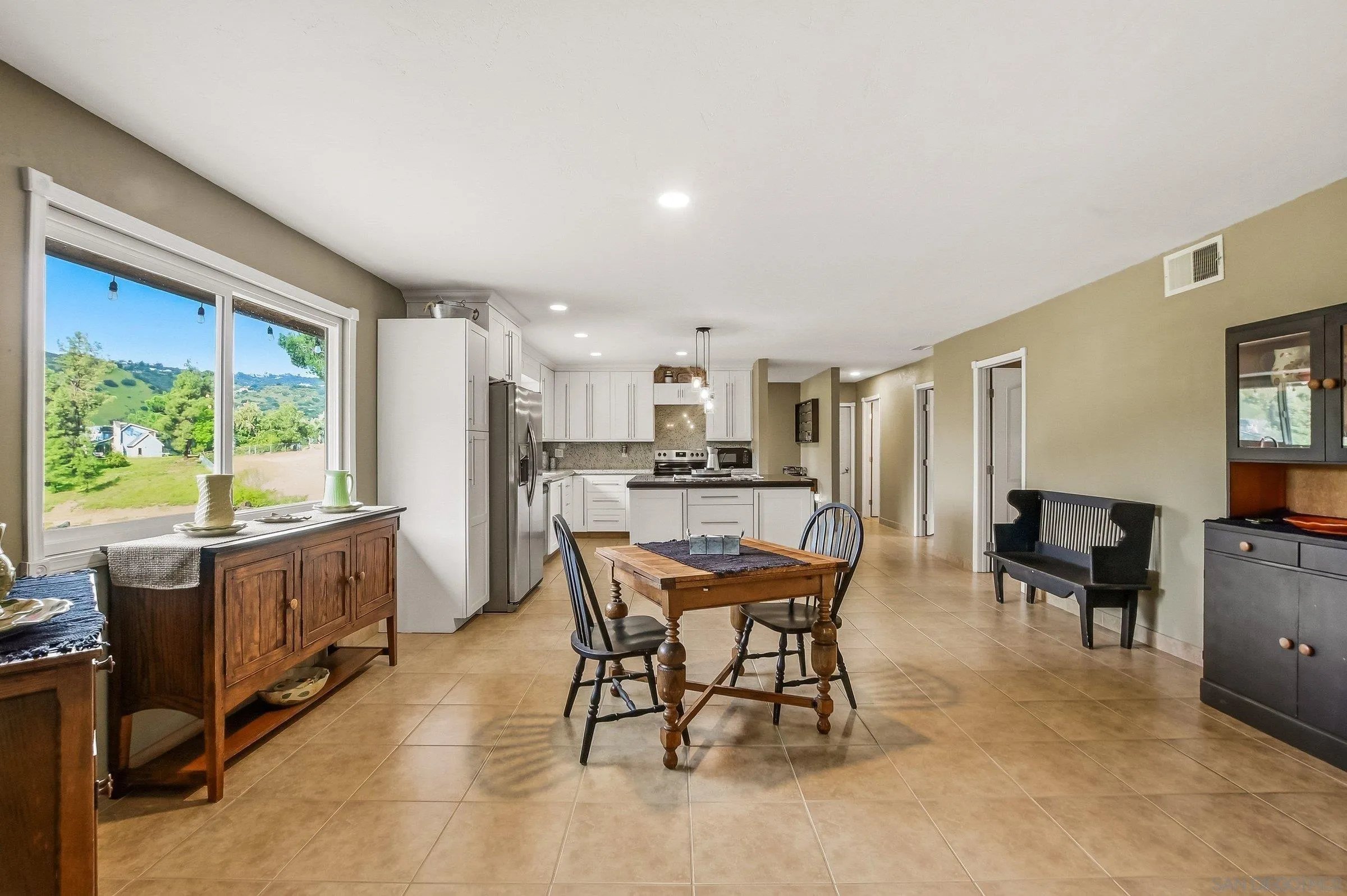 https://cdn.realtyfeed.com/cdn/127/260006448/58d4ef2e25ef517638fe408121a69d8d.webp