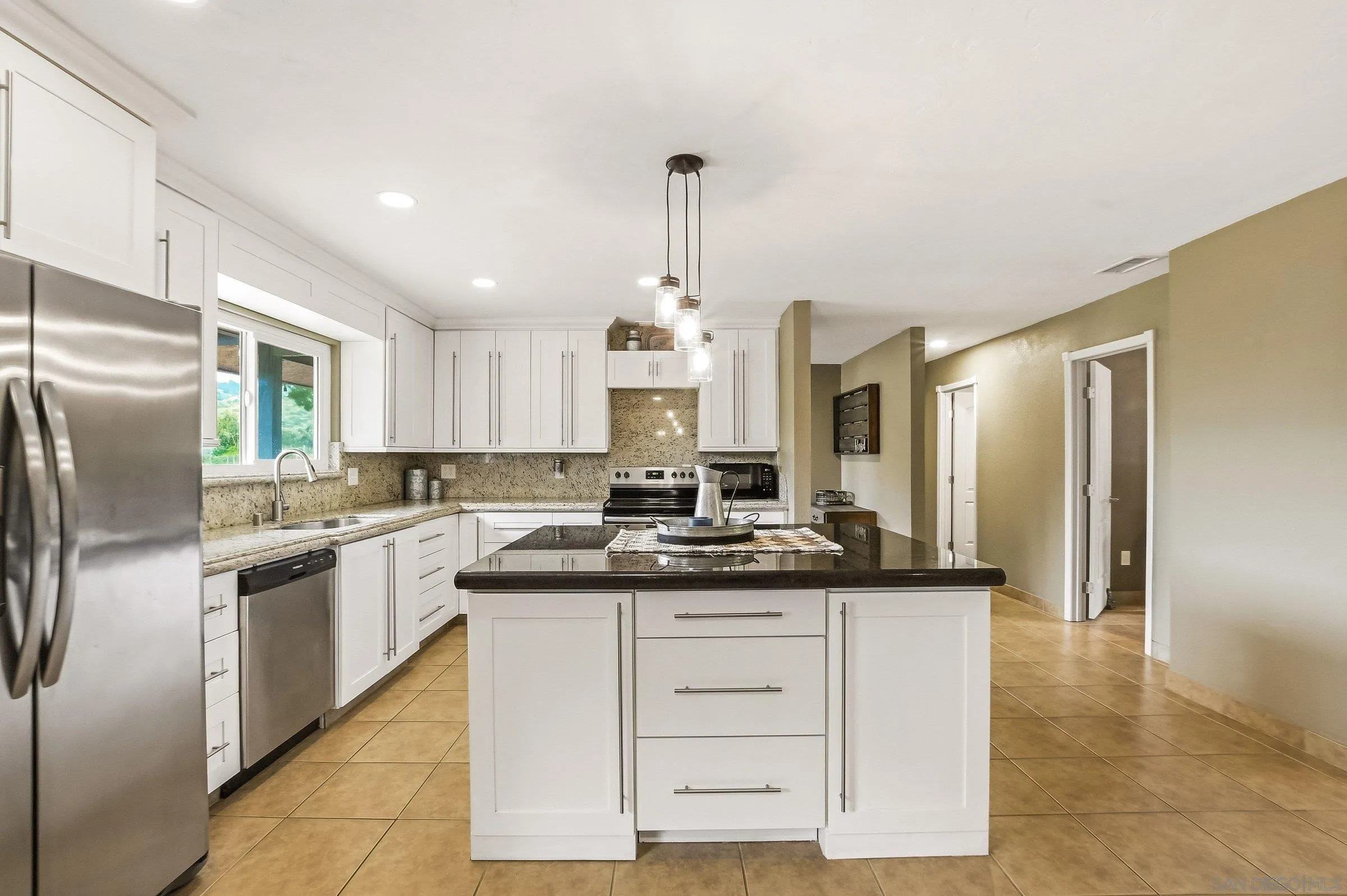 https://cdn.realtyfeed.com/cdn/127/260006448/902cf02b38b04ffd35f4eca418864891.webp