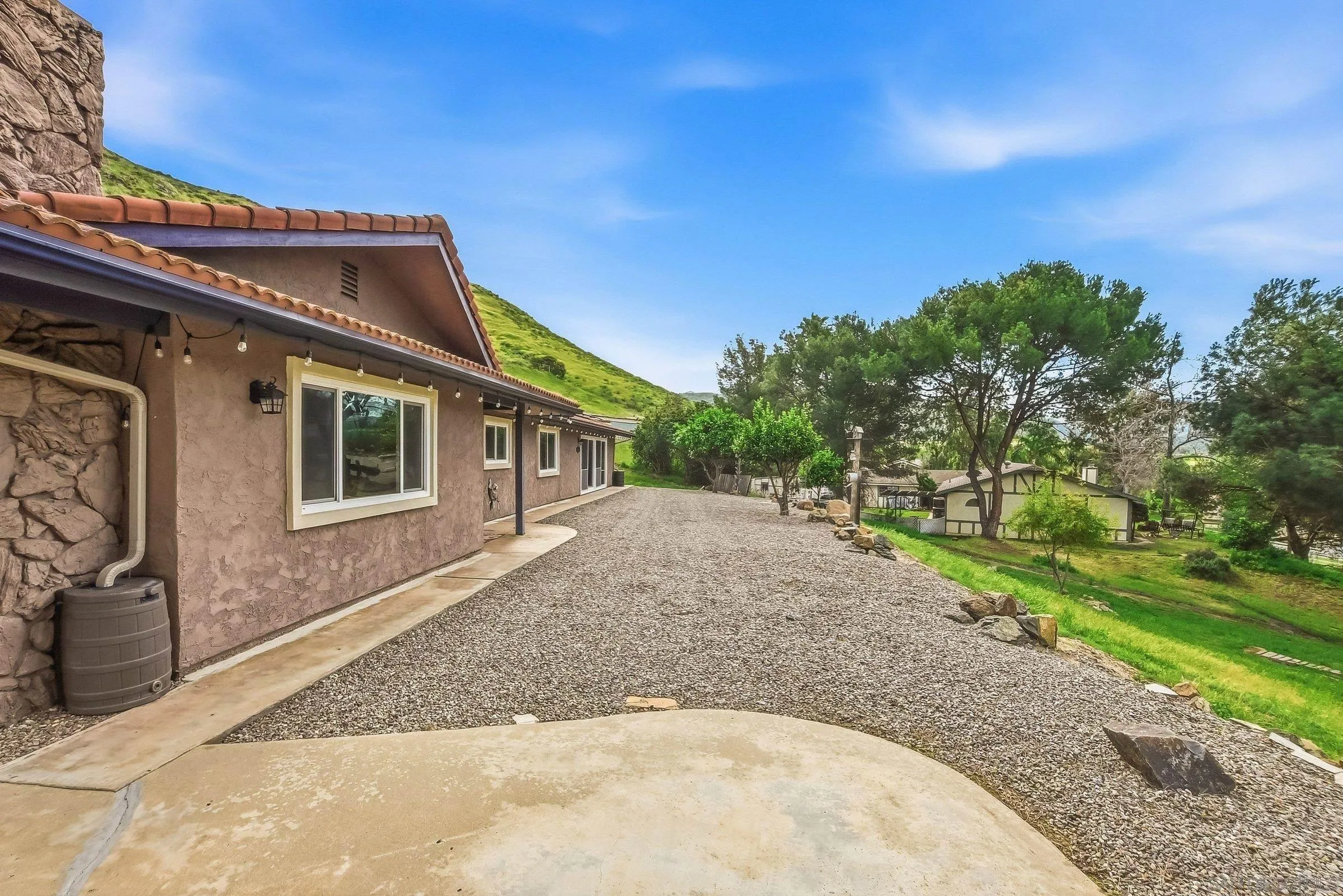 https://cdn.realtyfeed.com/cdn/127/260006448/97f97133acf786844a977c4d05939bbd.webp