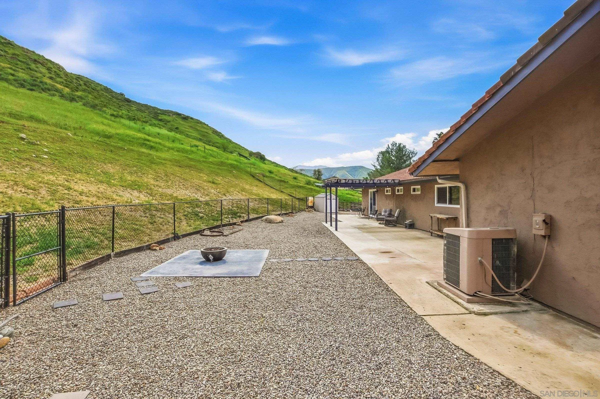 https://cdn.realtyfeed.com/cdn/127/260006448/b3c986f63c96c2cdd7655f65b8e3f879.webp