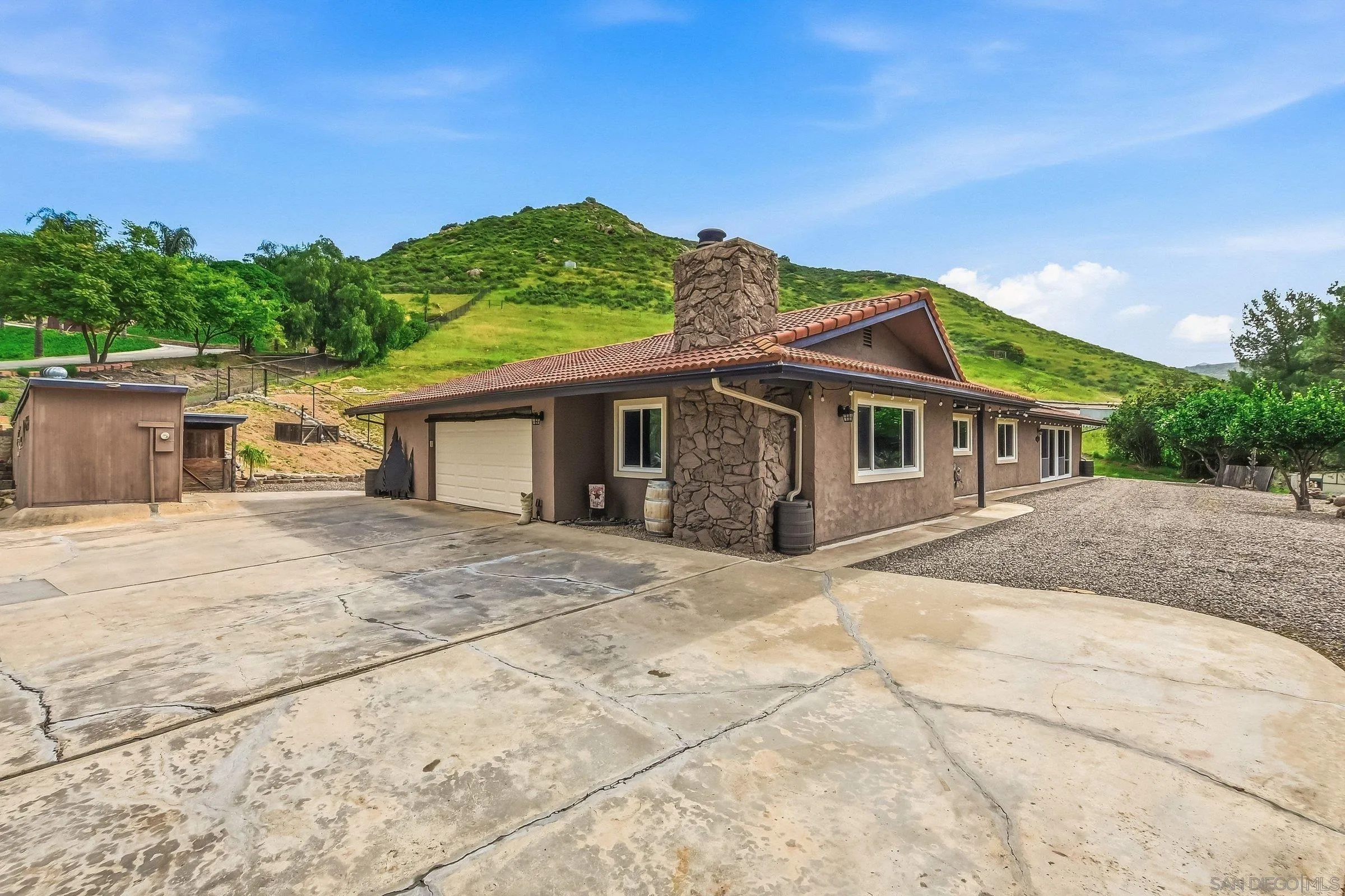 https://cdn.realtyfeed.com/cdn/127/260006448/bd5c29f331b05099fe776ed824b85811.webp