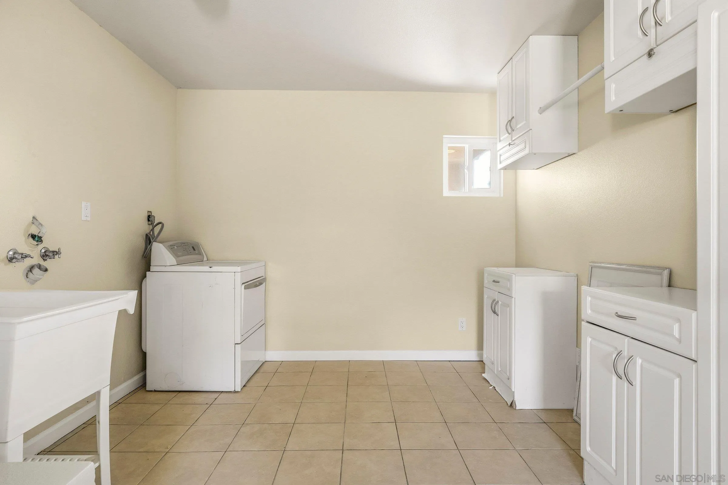 https://cdn.realtyfeed.com/cdn/127/260006452/17899862a0a6b4f62b29921d7527a386.webp