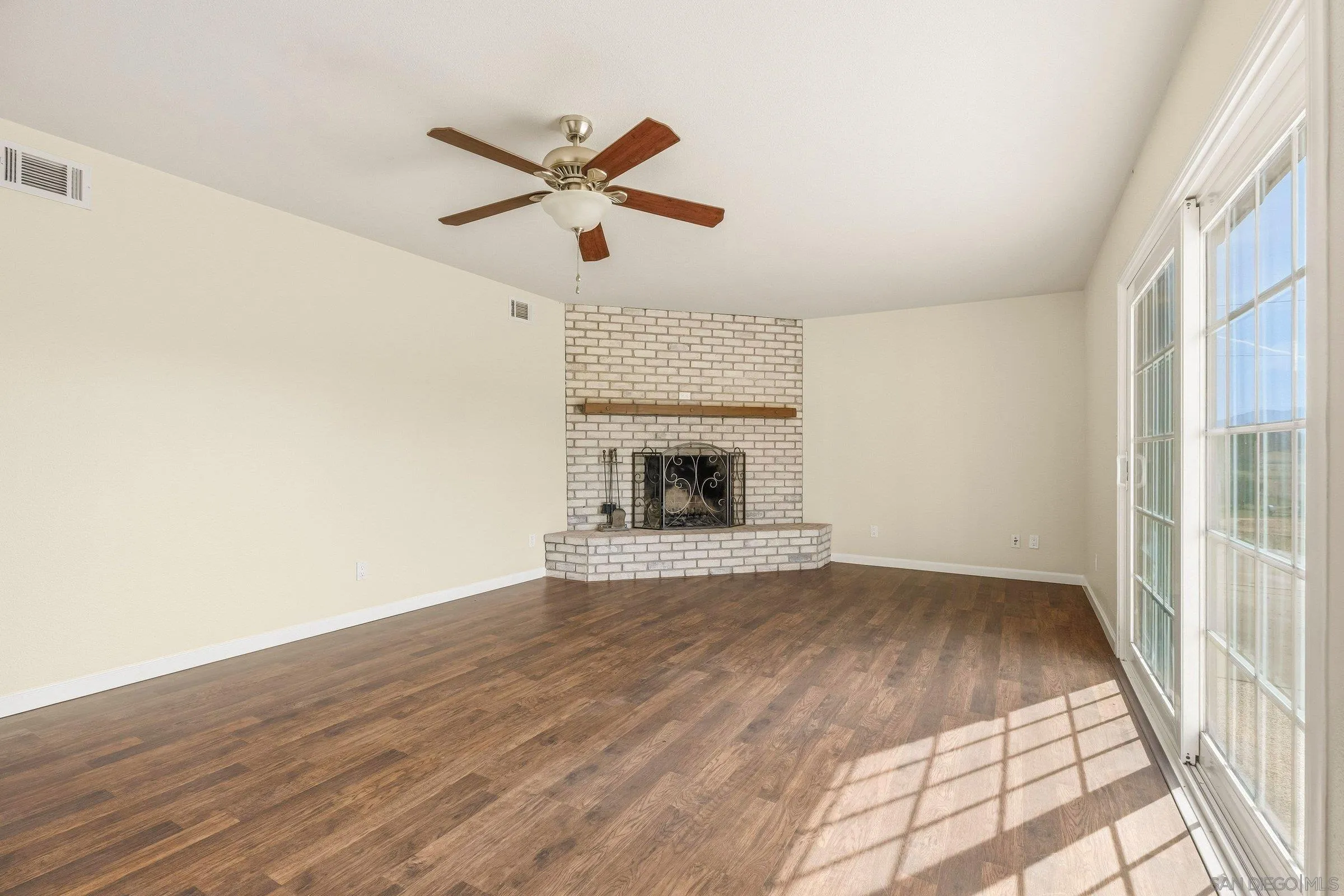 https://cdn.realtyfeed.com/cdn/127/260006452/5a3365e3b6ed550a5fa4e0df56adbab6.webp