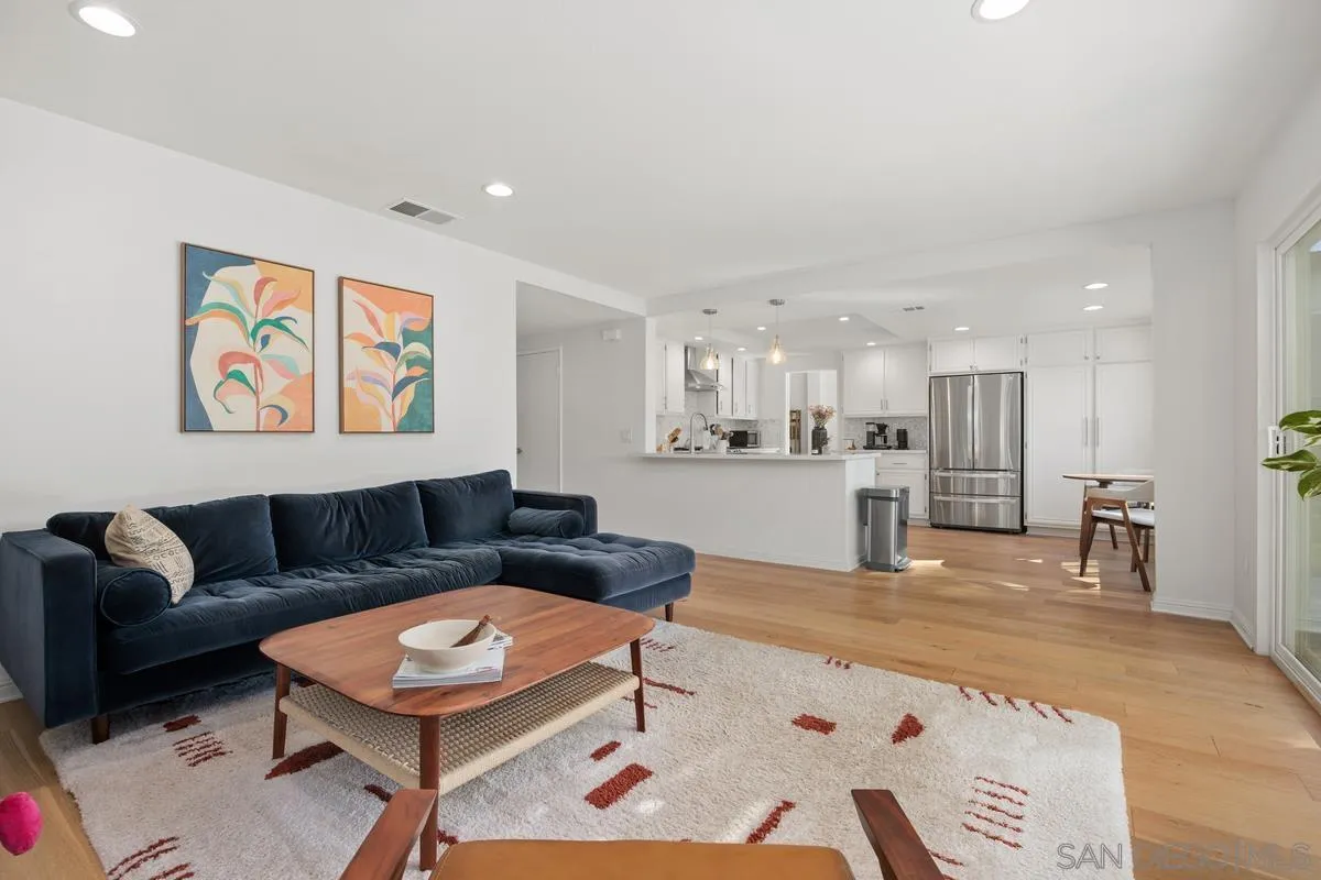 https://cdn.realtyfeed.com/cdn/127/260006453/74c9d4d55bee9c3edc5d4bda1a4938be.webp