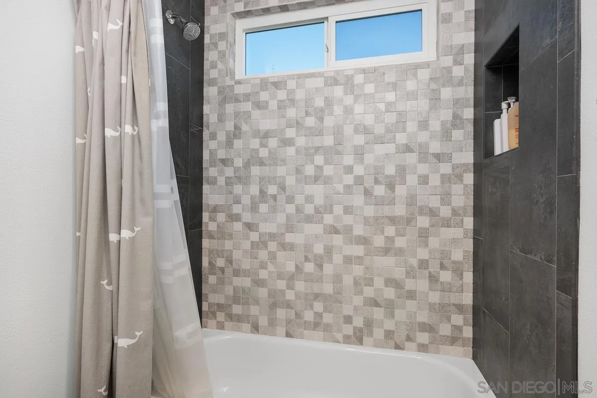 https://cdn.realtyfeed.com/cdn/127/260006453/d94a5a0b2e13de1364b9fc537a9c5d6a.webp