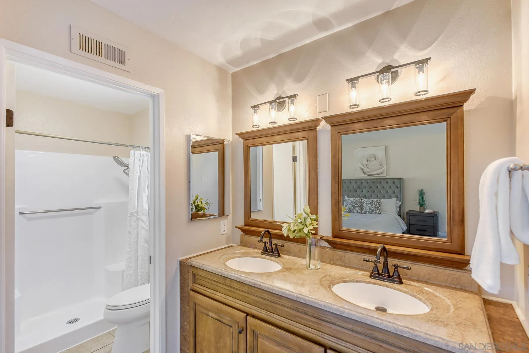 Photo #13: 260006456 Listing: Photo #13