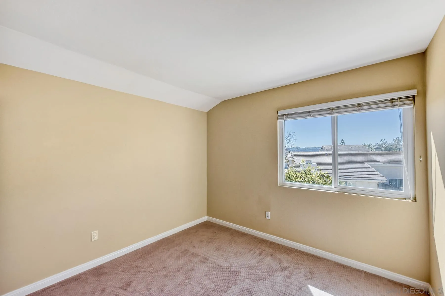 Photo #11: 260006456 Listing: Photo #11