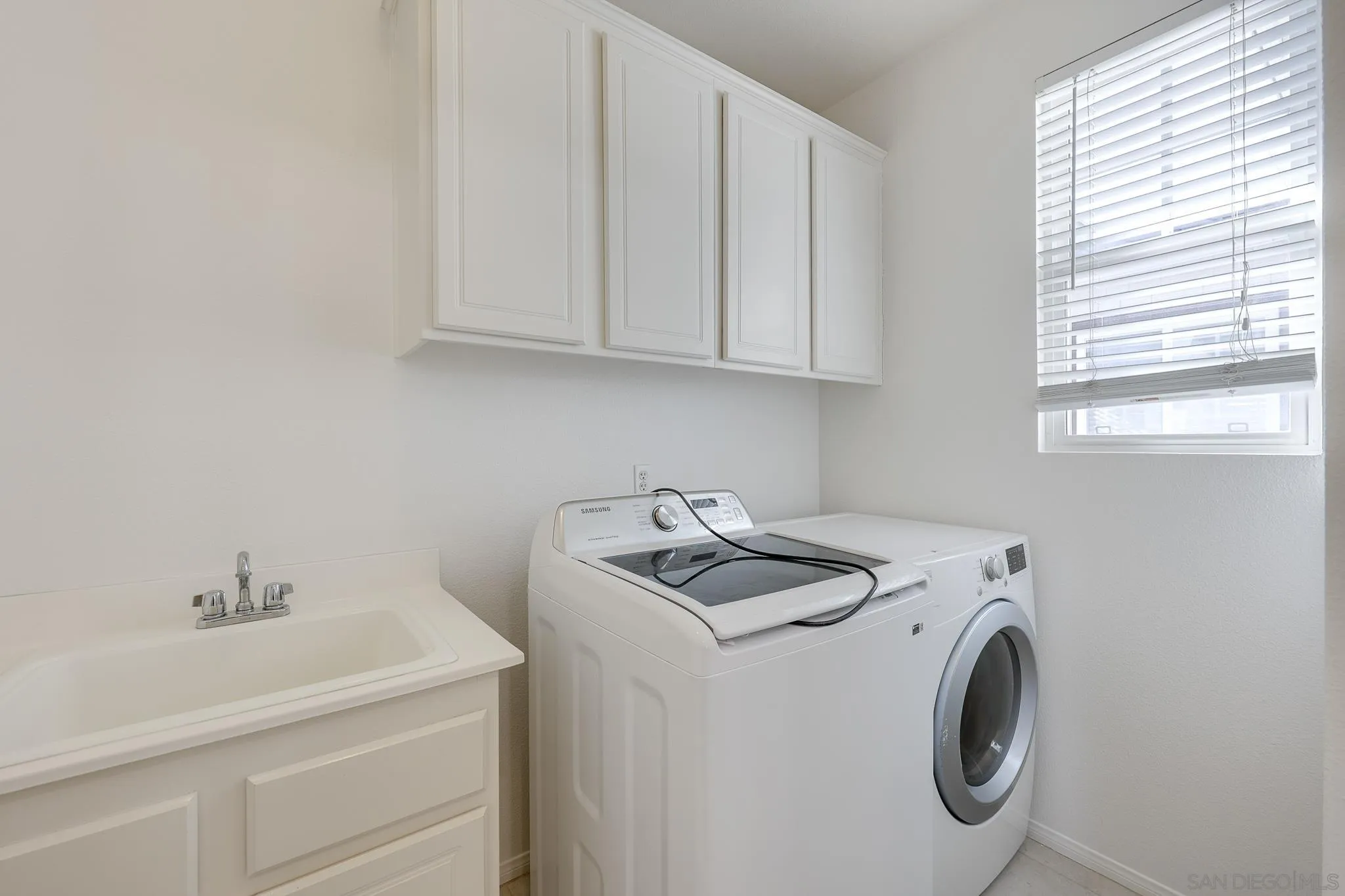 https://cdn.realtyfeed.com/cdn/127/260006458/0490f70a4055c81c16ad39372186dca4.webp