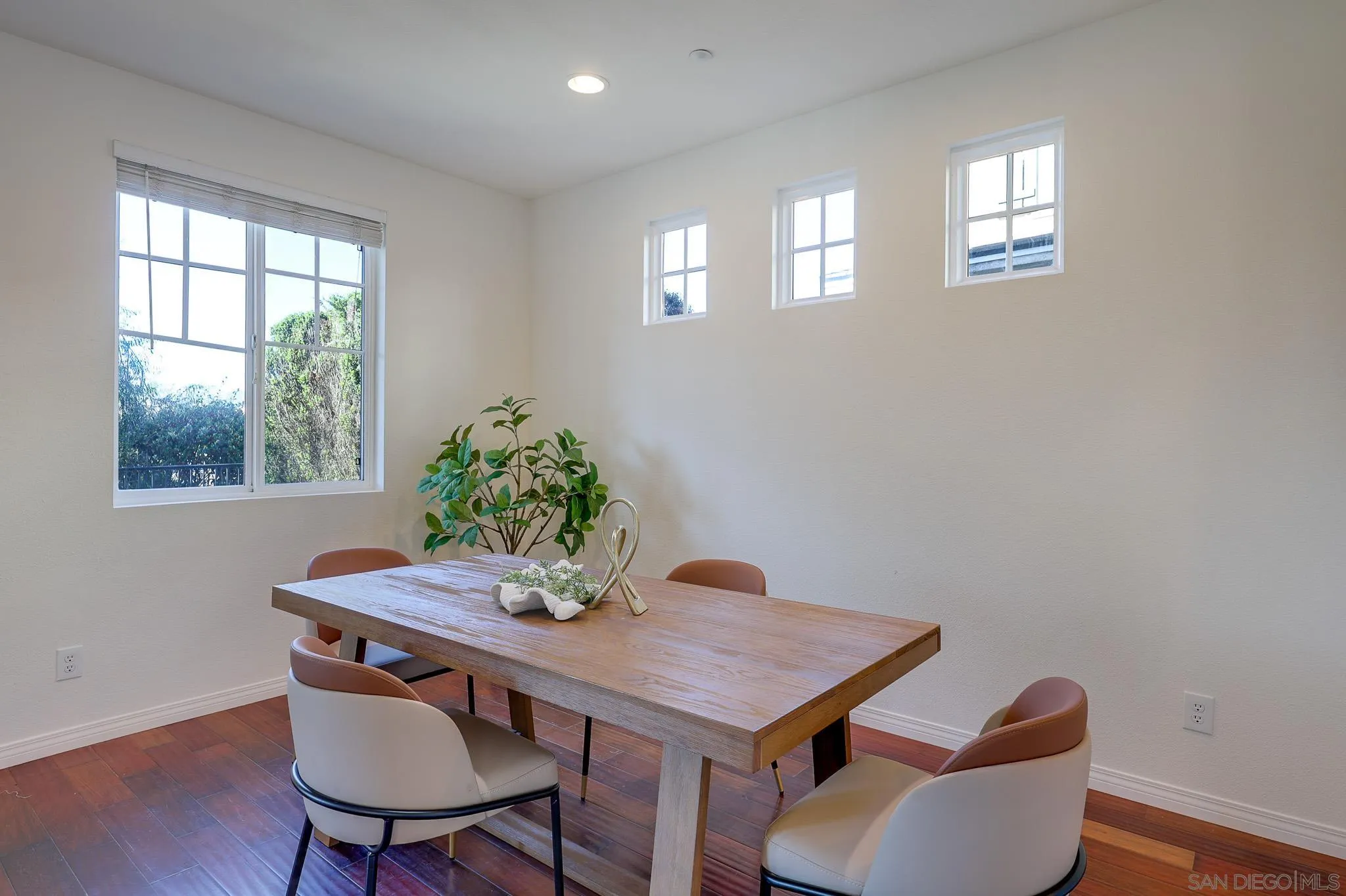 https://cdn.realtyfeed.com/cdn/127/260006458/1d199ddecd7634d7b6b44e7b9247f324.webp