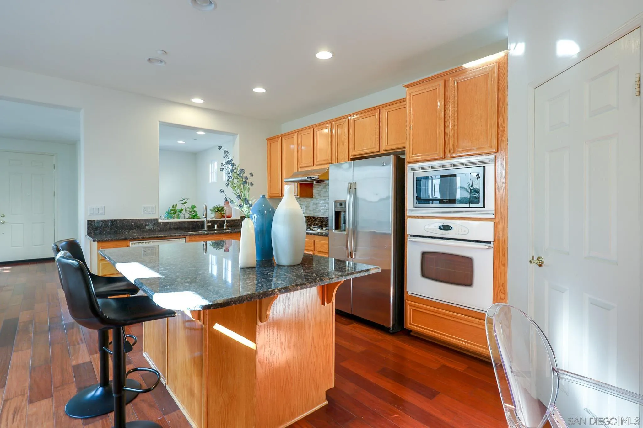 https://cdn.realtyfeed.com/cdn/127/260006458/51b3199a3361301e04a39a4f10449a89.webp