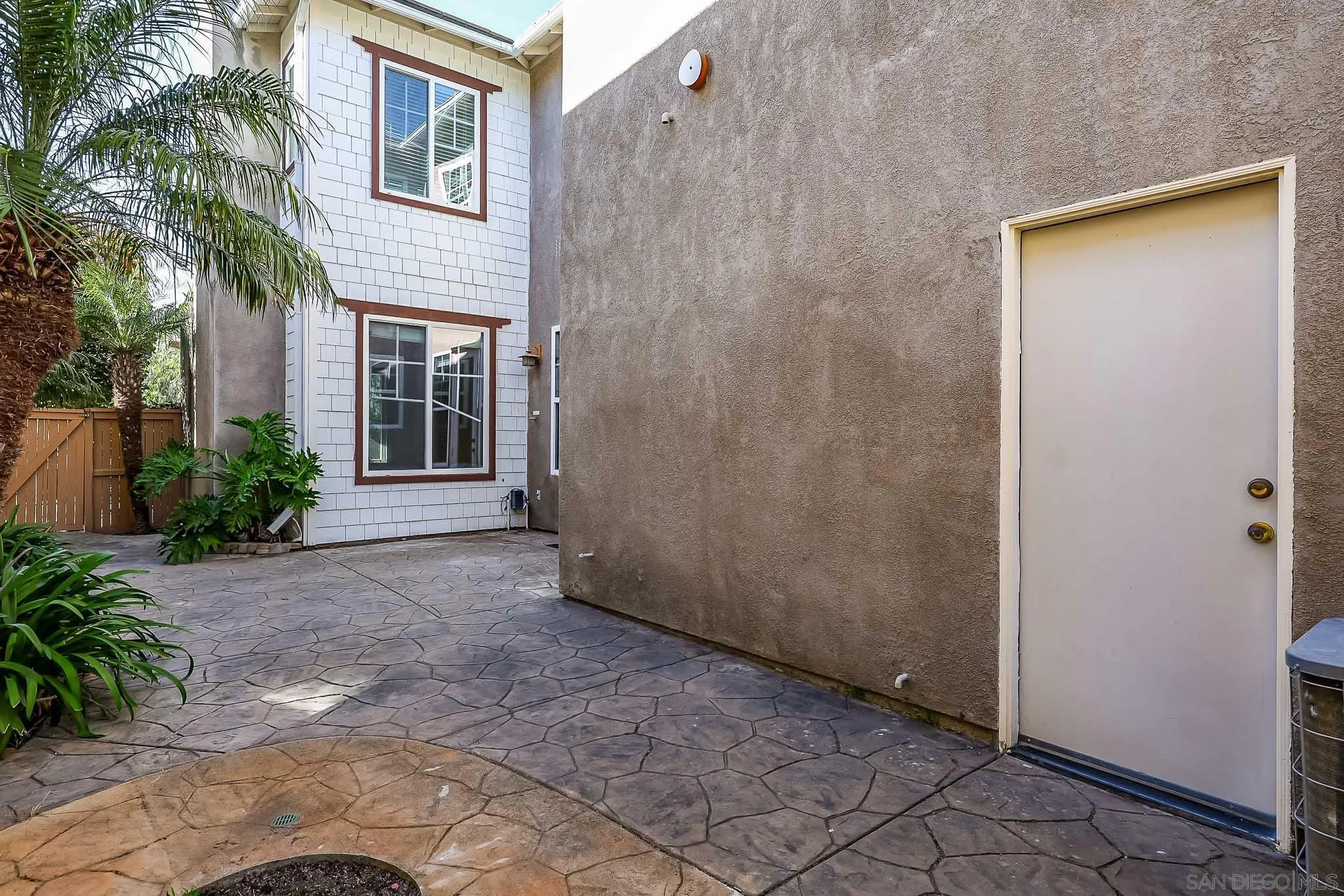 https://cdn.realtyfeed.com/cdn/127/260006458/9c2a9cda609253fb6fb23e9e35445b63.webp