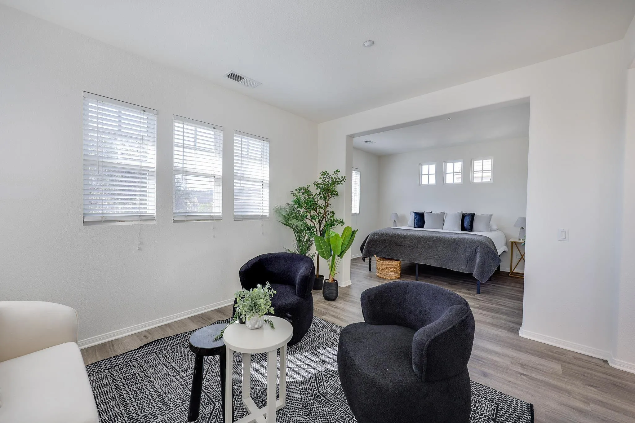 https://cdn.realtyfeed.com/cdn/127/260006458/ab8d69be6417d1876f843820a9415e59.webp