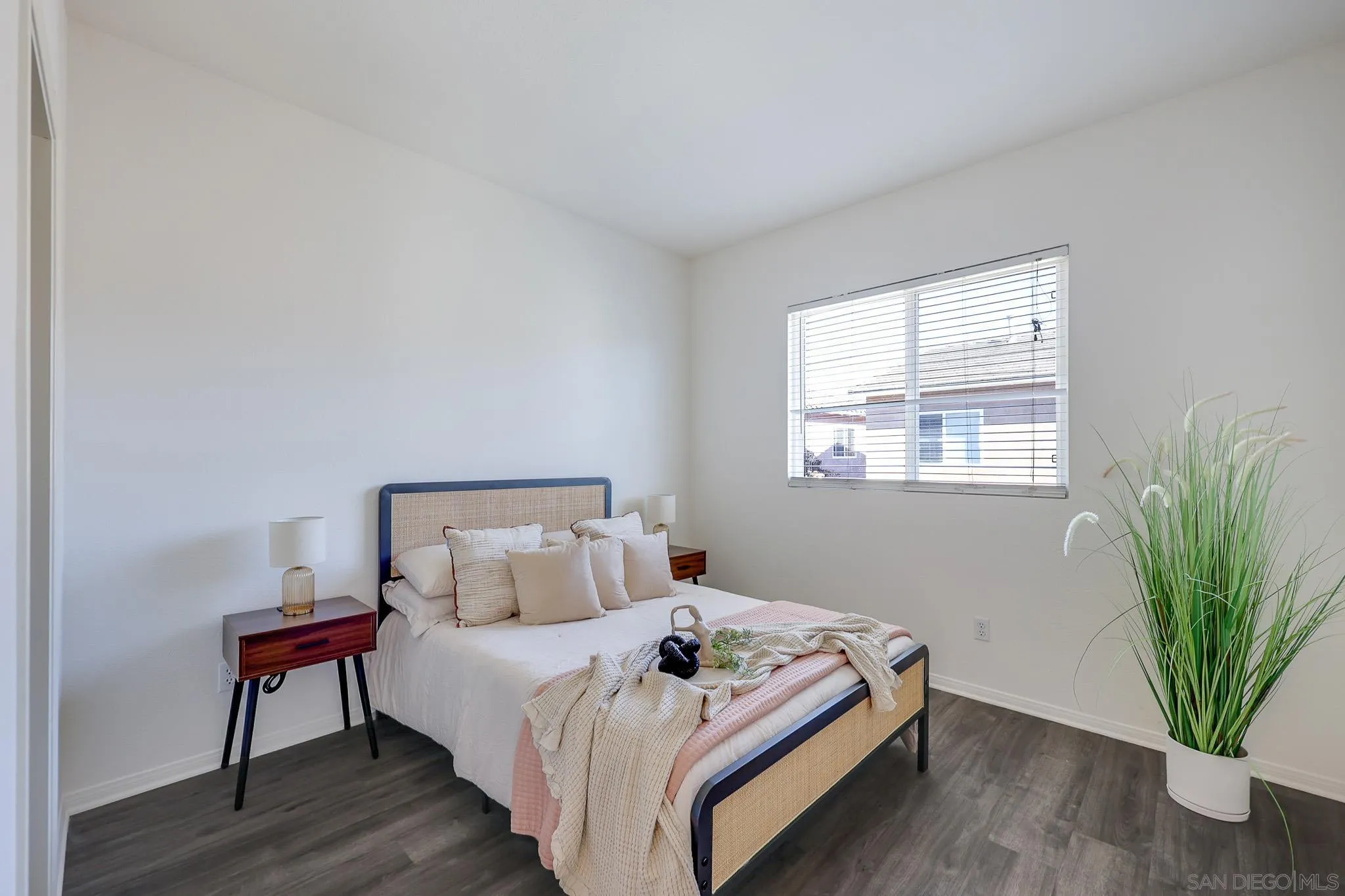 https://cdn.realtyfeed.com/cdn/127/260006458/fe0cf275760d38e2306206e0b9fecc35.webp
