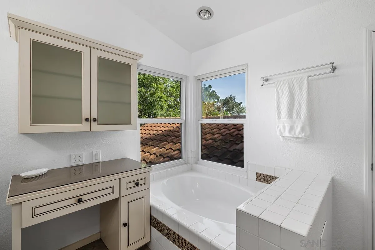 https://cdn.realtyfeed.com/cdn/127/260006471/ad2c48e8923be57cf37374ac94f822bd.webp