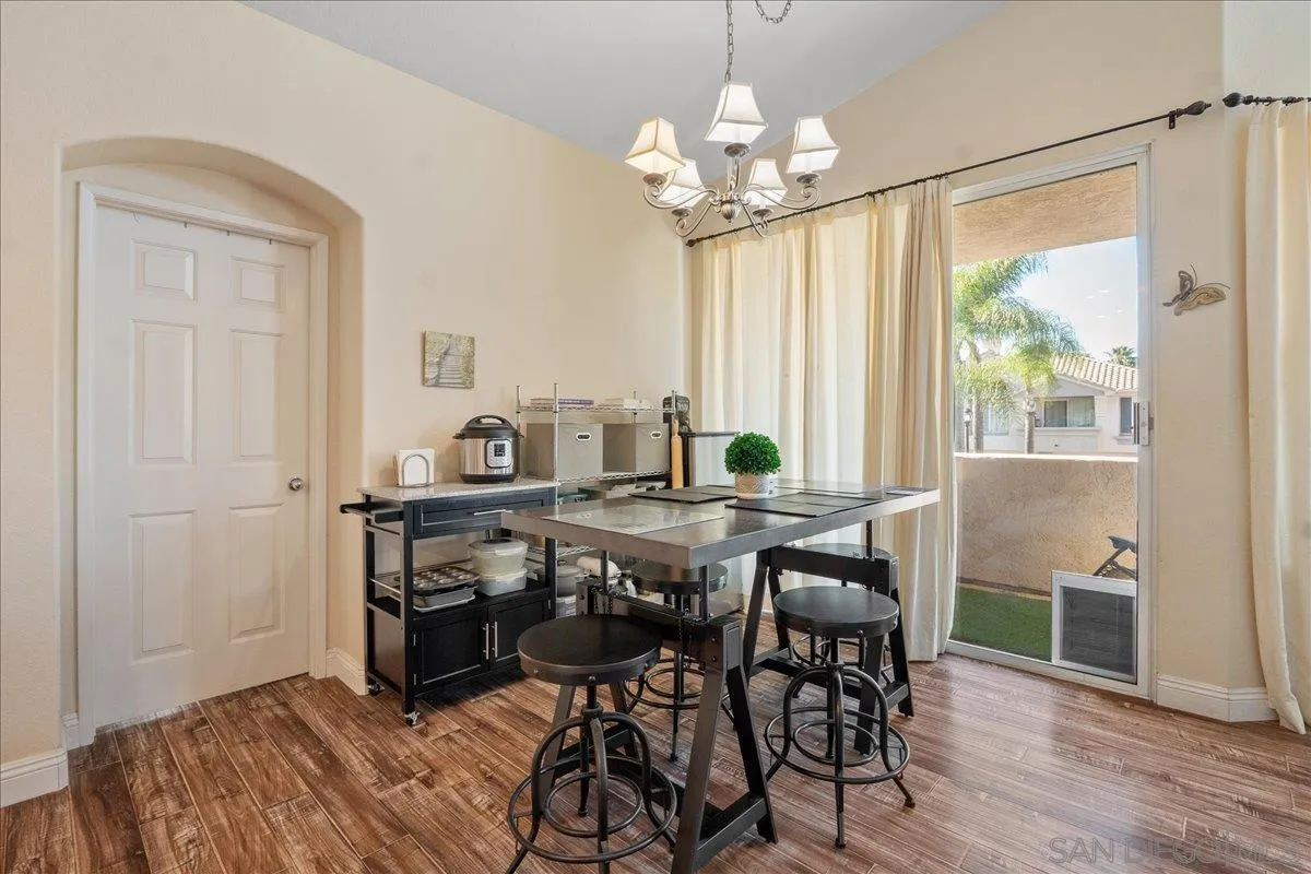 Photo #3: 260006473 Listing: Photo #3