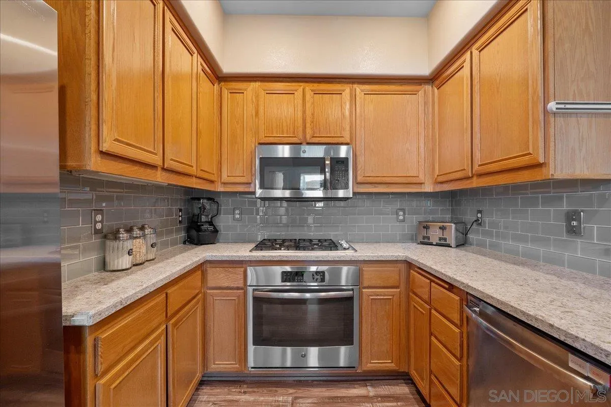 Photo #8: 260006473 Listing: Photo #8