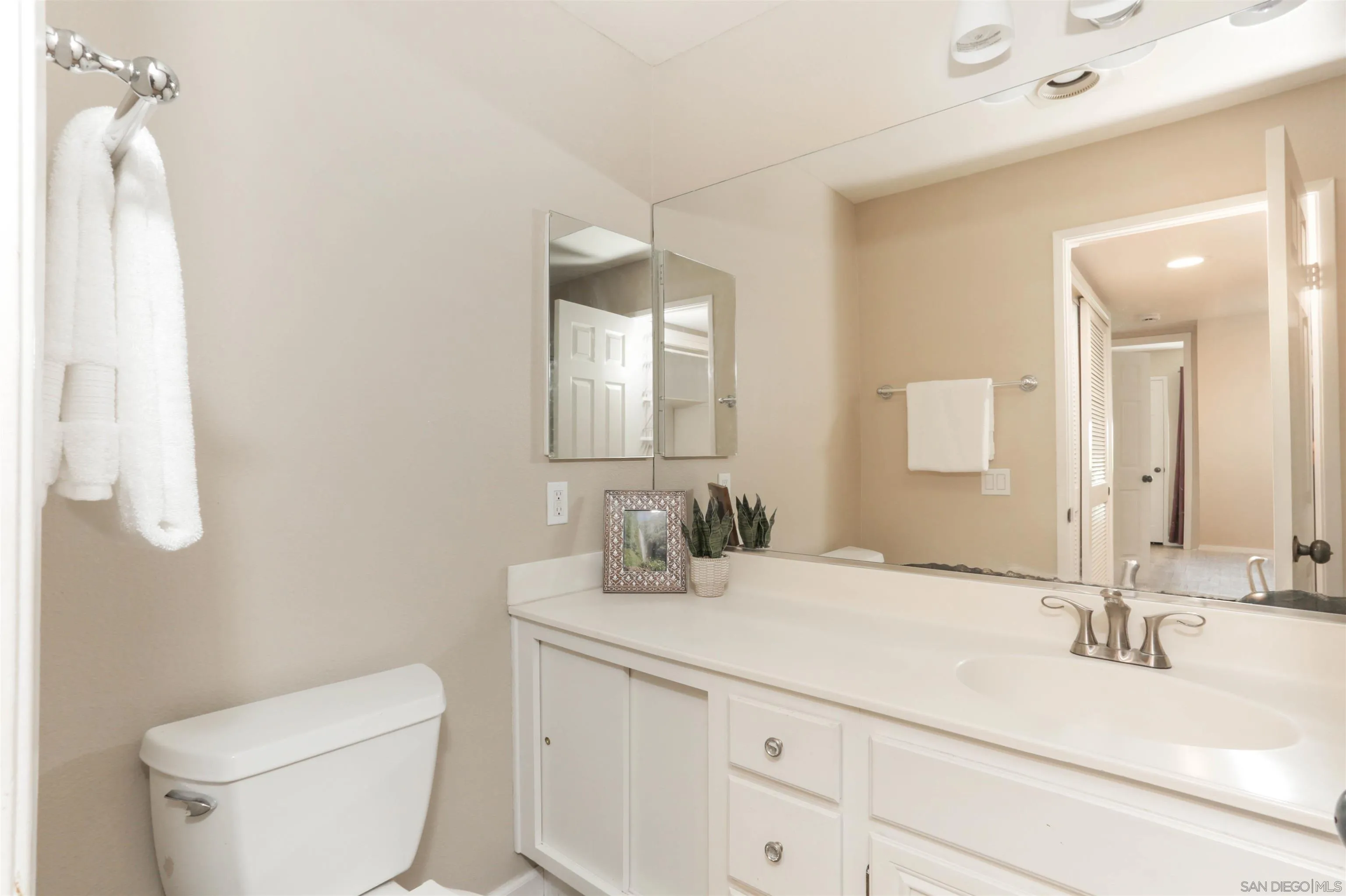 Photo #17: 260006485 Listing: Photo #17