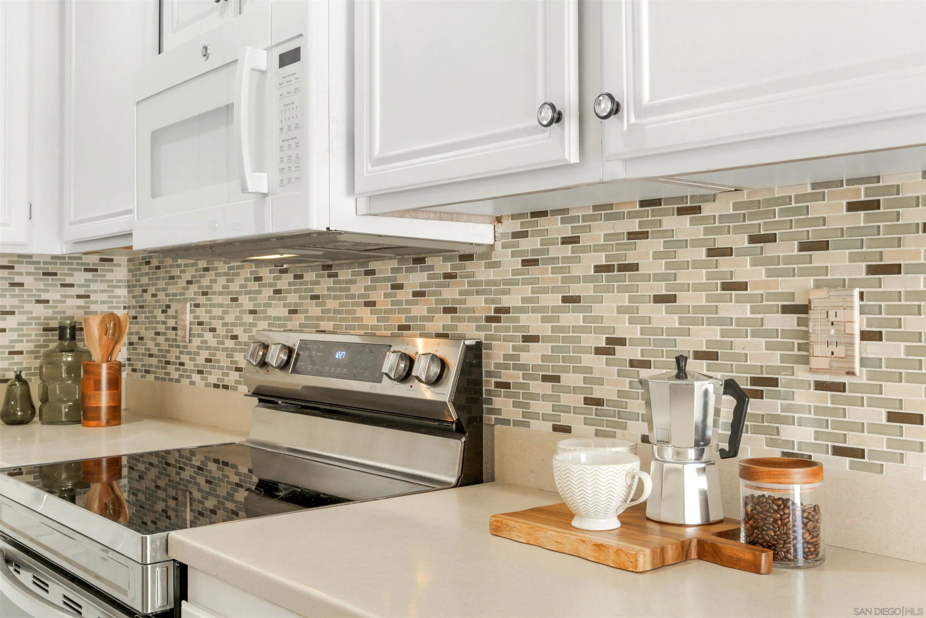 Photo #11: 260006485 Listing: Photo #11