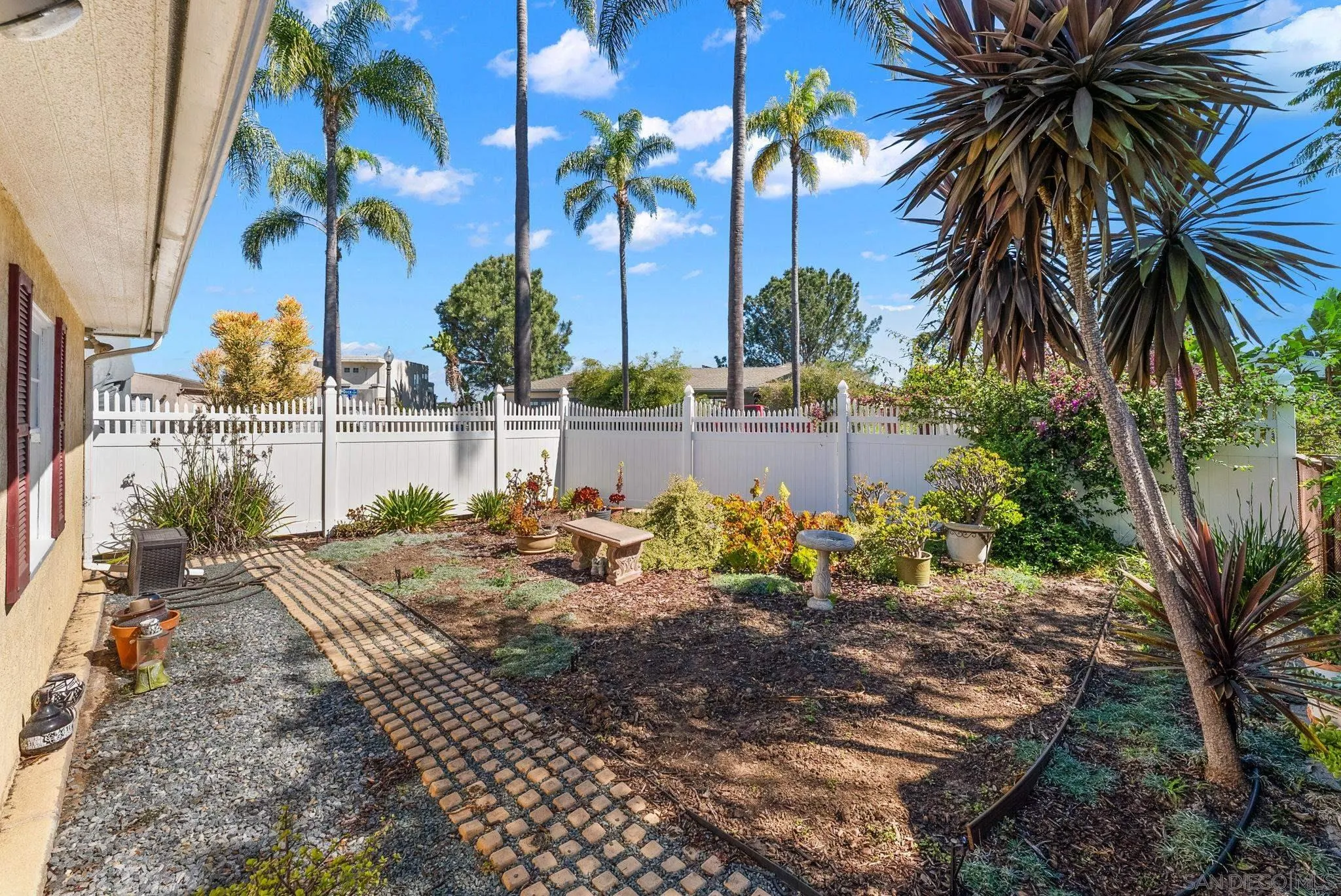 https://cdn.realtyfeed.com/cdn/127/260006494/052fdf8557a887efc53b1ac88bb9f960.webp