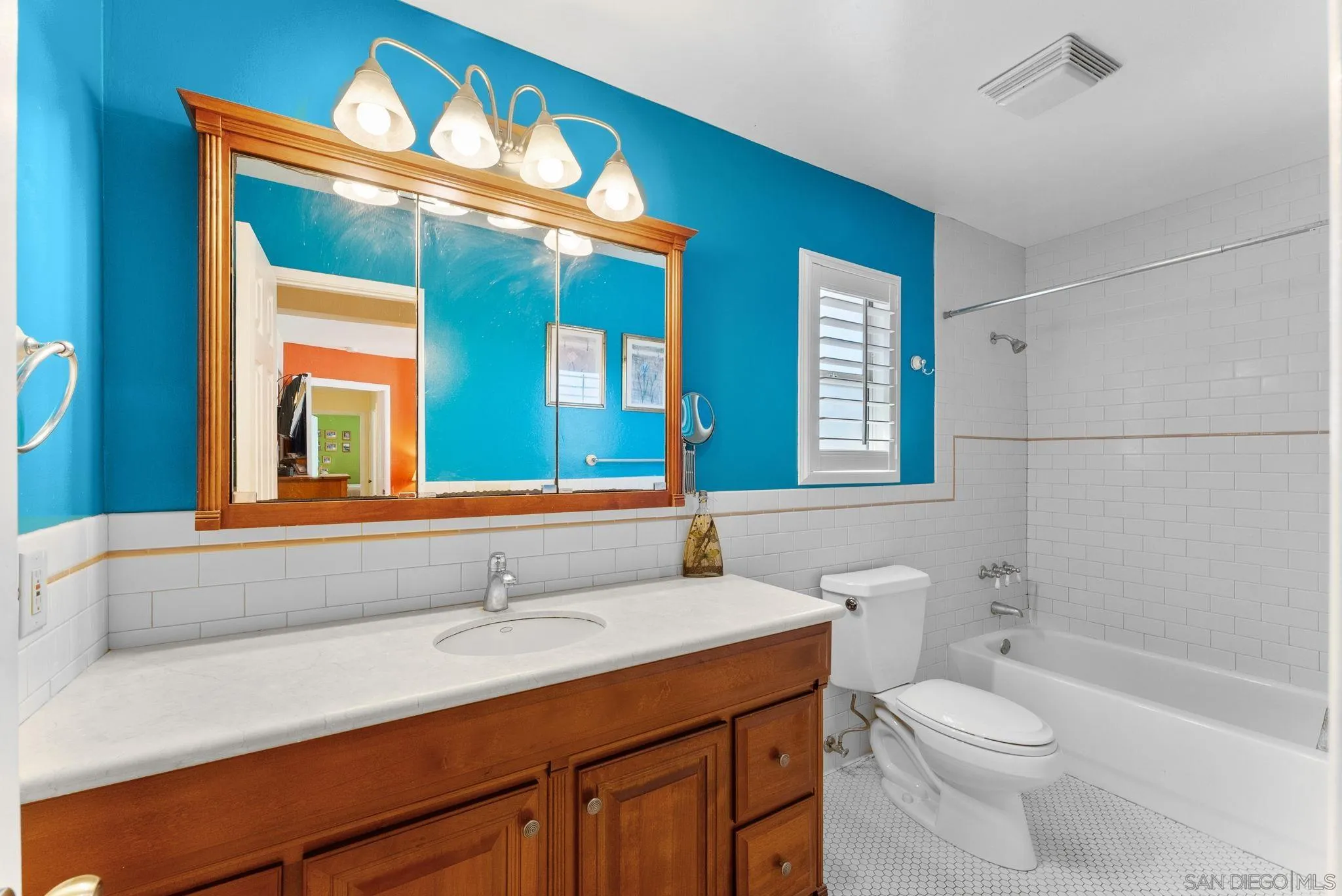 https://cdn.realtyfeed.com/cdn/127/260006494/bc25e79164b58796a8059045983923b0.webp