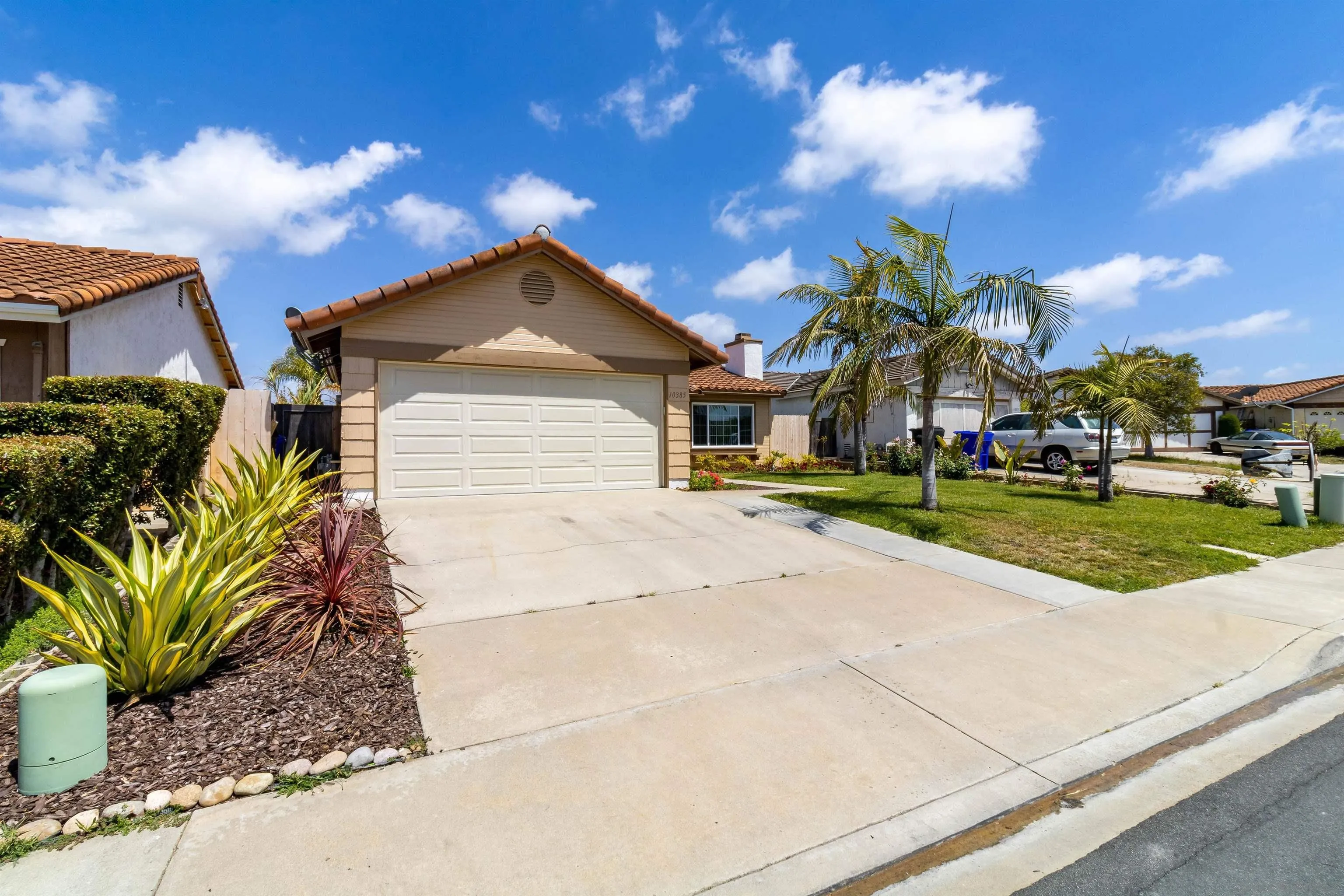 https://cdn.realtyfeed.com/cdn/127/260006496/cea5def6438b19bd67abba6d28e36586.webp