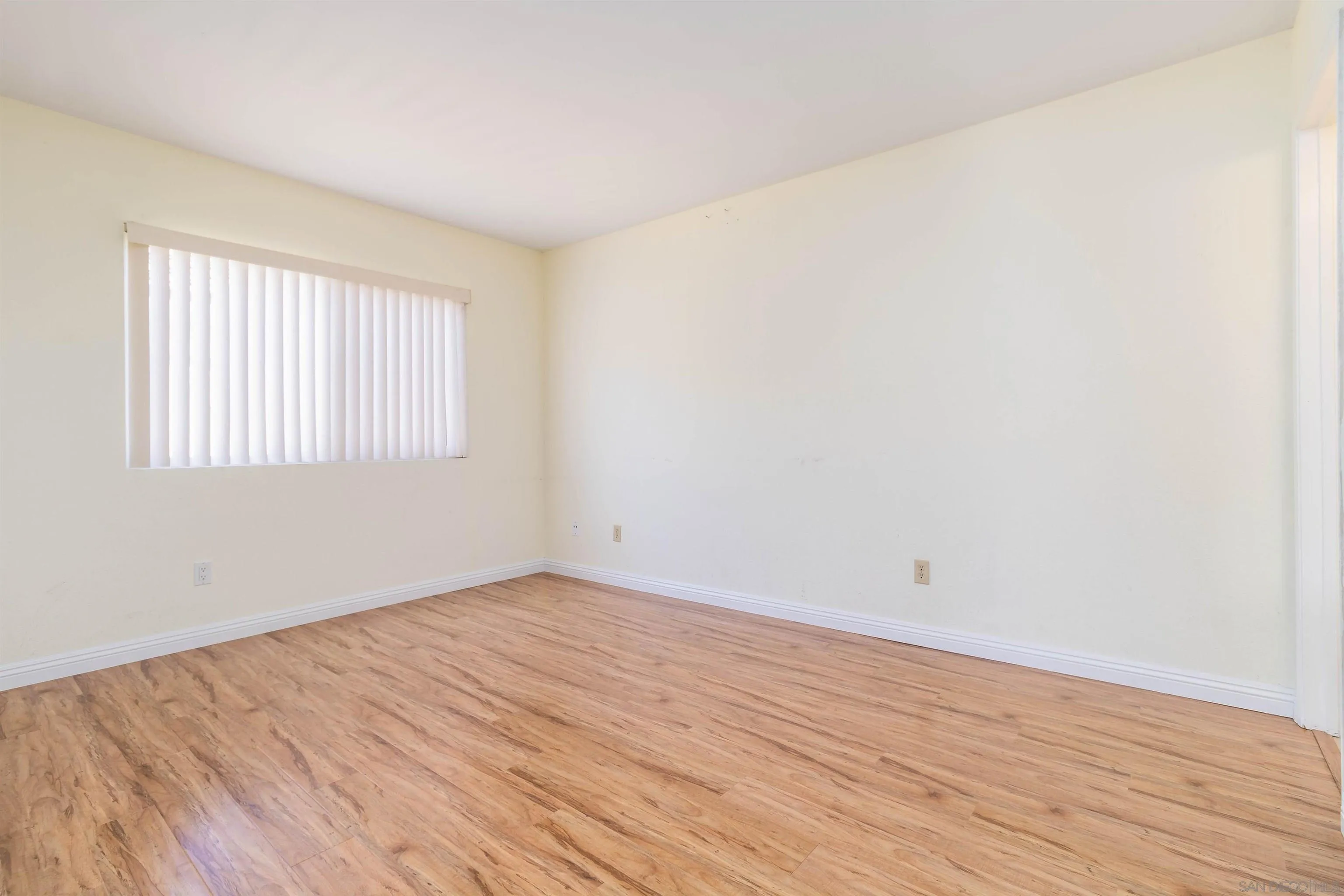 https://cdn.realtyfeed.com/cdn/127/260006496/f46c0f4fed7c918960480481d45b768a.webp