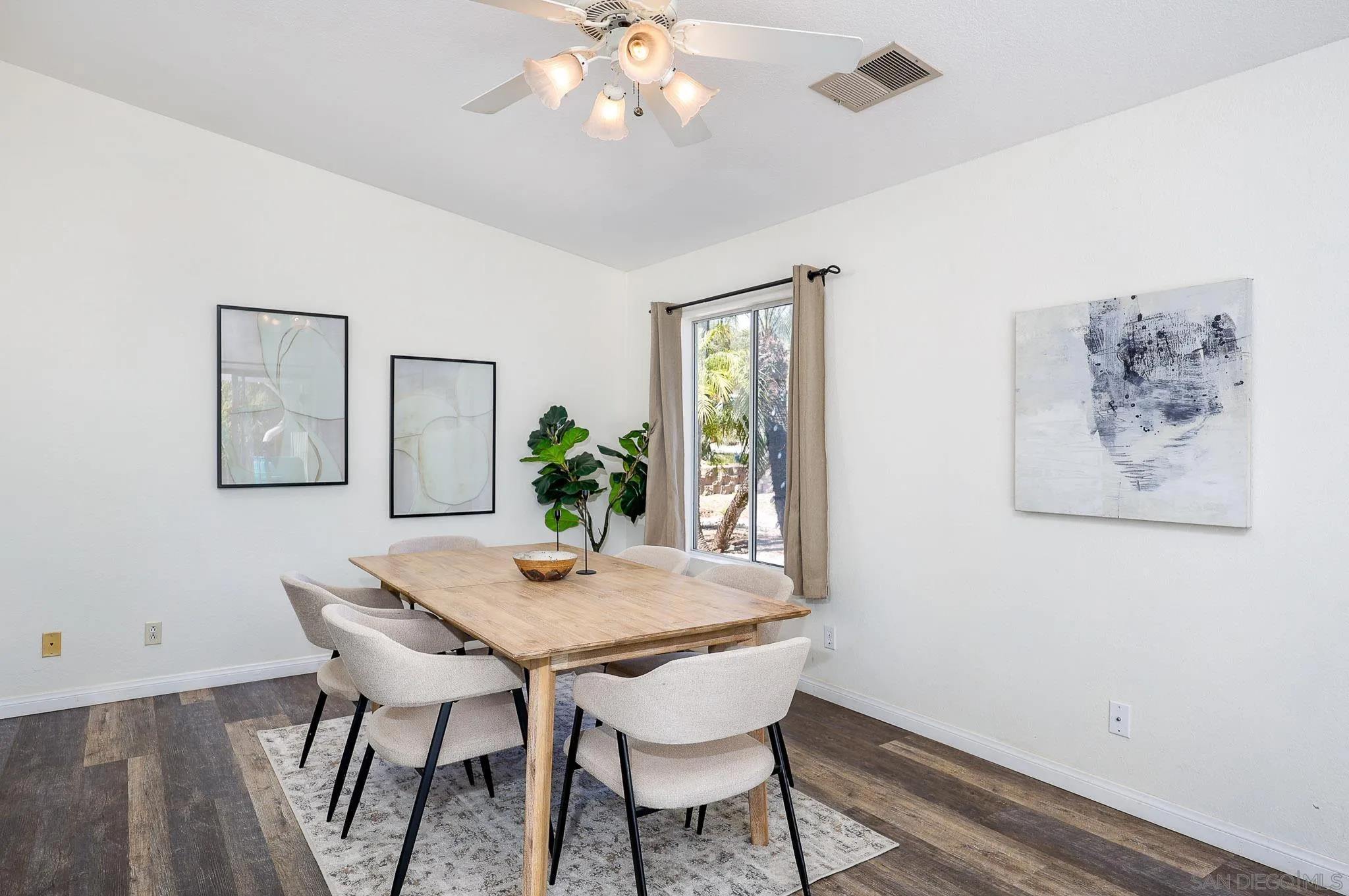 https://cdn.realtyfeed.com/cdn/127/260006497/274ef2fde5450d416aacde79143b8c81.webp
