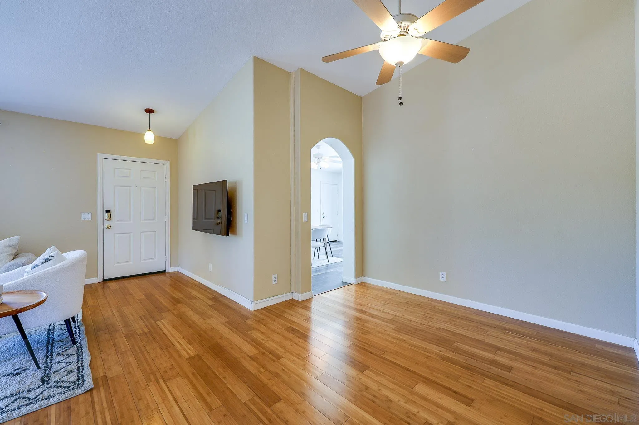 https://cdn.realtyfeed.com/cdn/127/260006497/7c16329911dd4d5a5b9c8cfc4a5cf098.webp