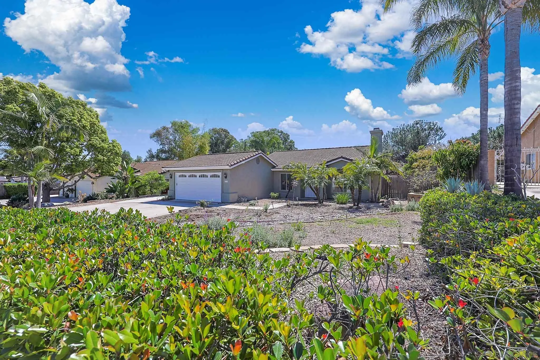 https://cdn.realtyfeed.com/cdn/127/260006497/8ba23dfd679cad3347e8c2722d6355f5.webp