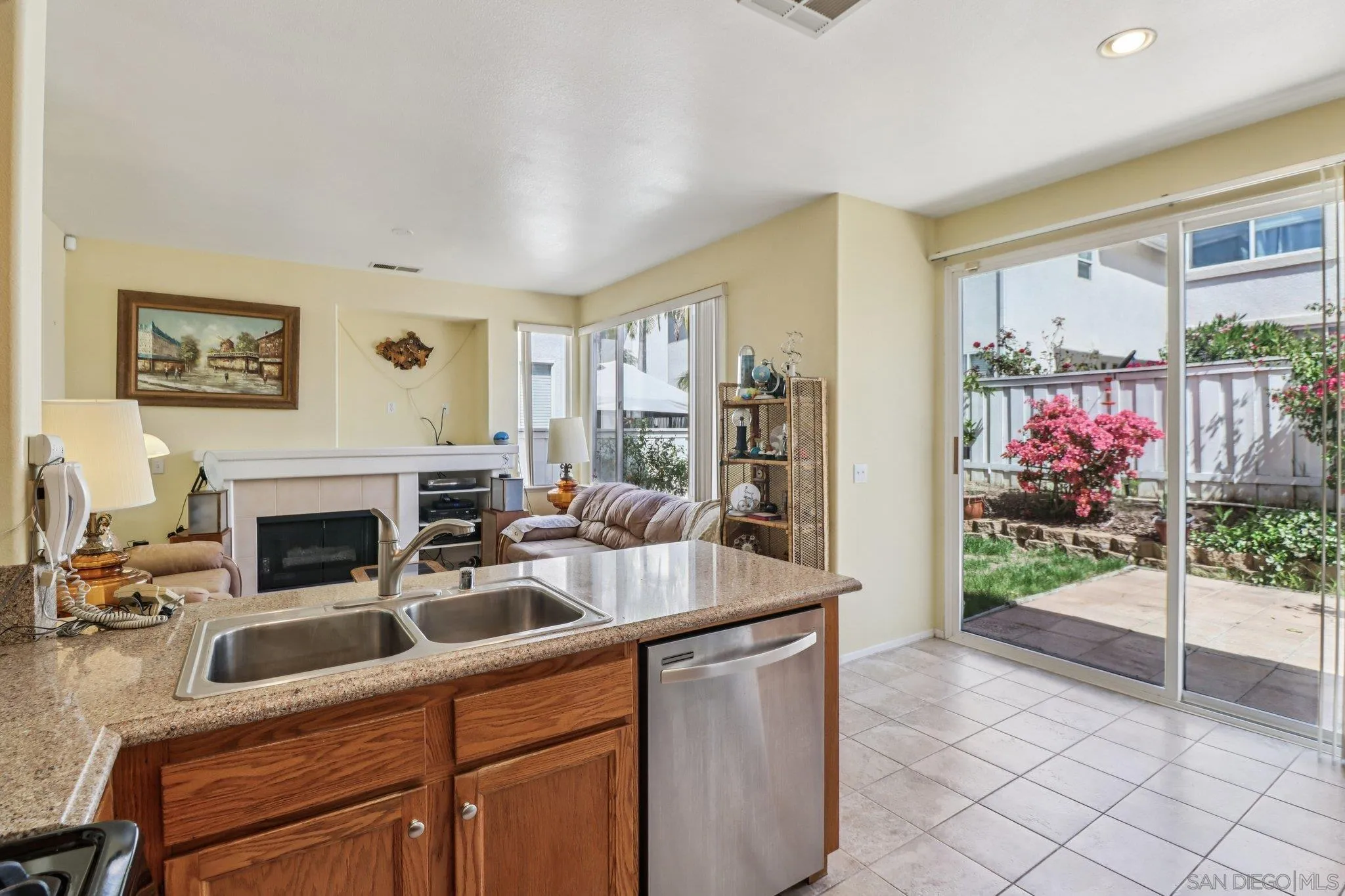 https://cdn.realtyfeed.com/cdn/127/260006498/266751168fc6995da73bd958b99a1d4b.webp