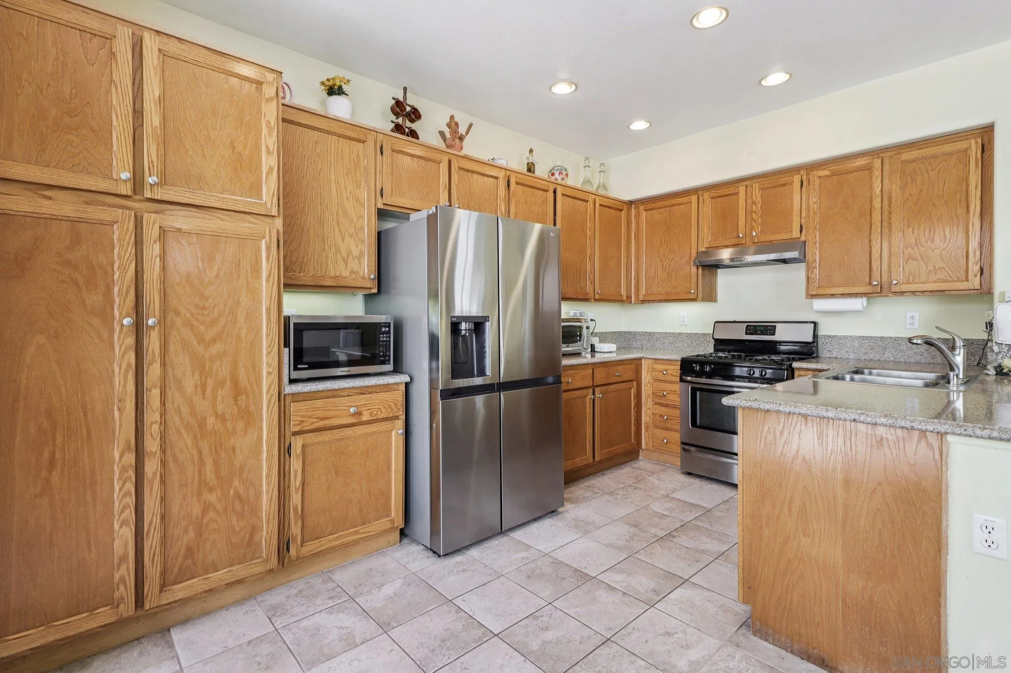 https://cdn.realtyfeed.com/cdn/127/260006498/7863e2b7493186de8592523156d99d50.webp
