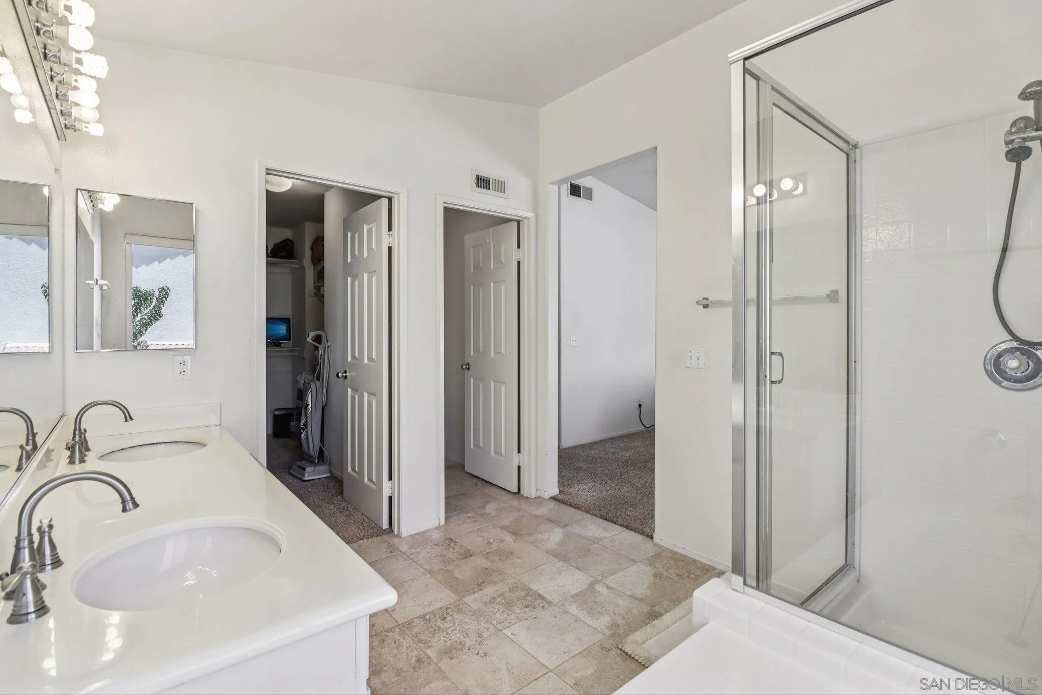https://cdn.realtyfeed.com/cdn/127/260006498/946672c8341723def723f5381273664a.webp