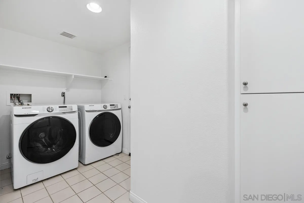 Photo #8: 260006504 Listing: Photo #8