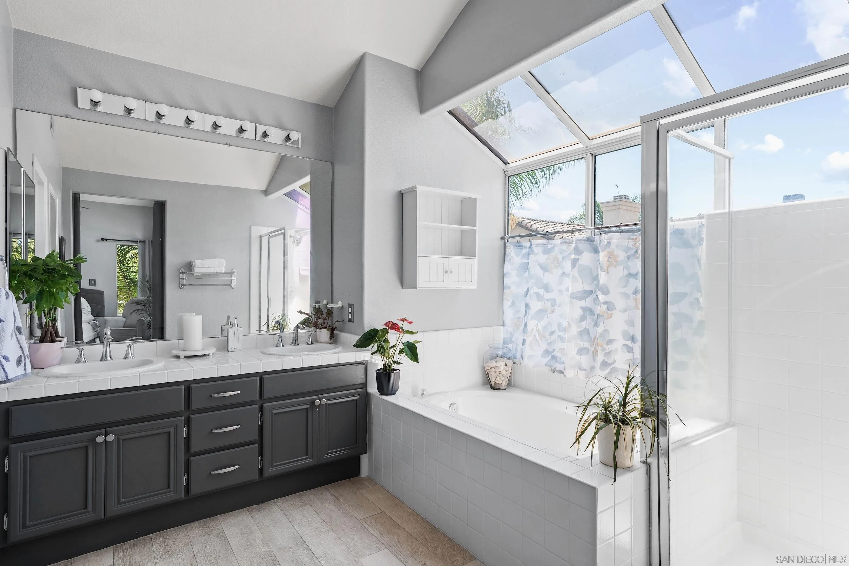 https://cdn.realtyfeed.com/cdn/127/260006506/de81ace715f1e24aa4bc9ea11d3f329c.webp